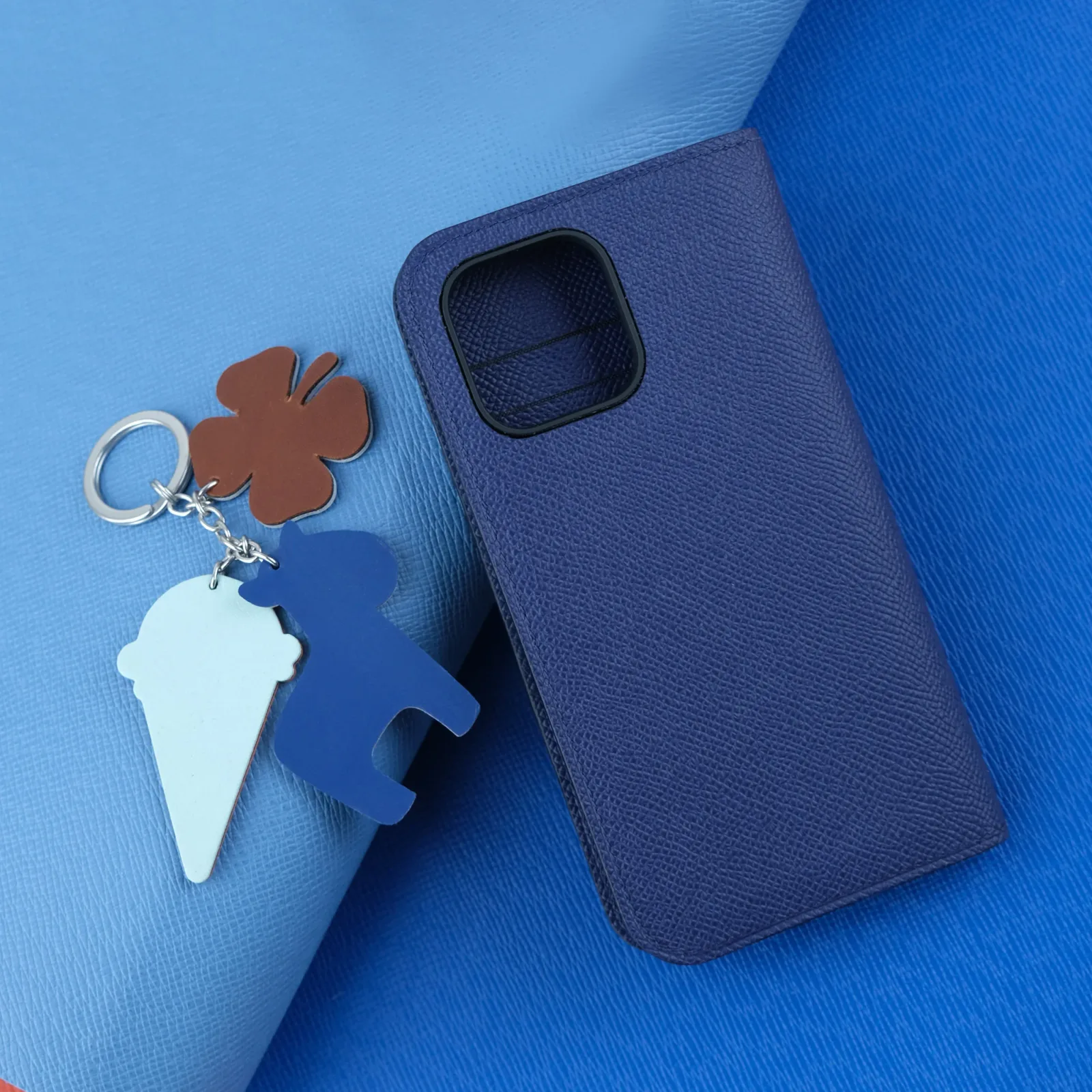 Ảnh Studio Ốp IP 15PRM - KOI Leather