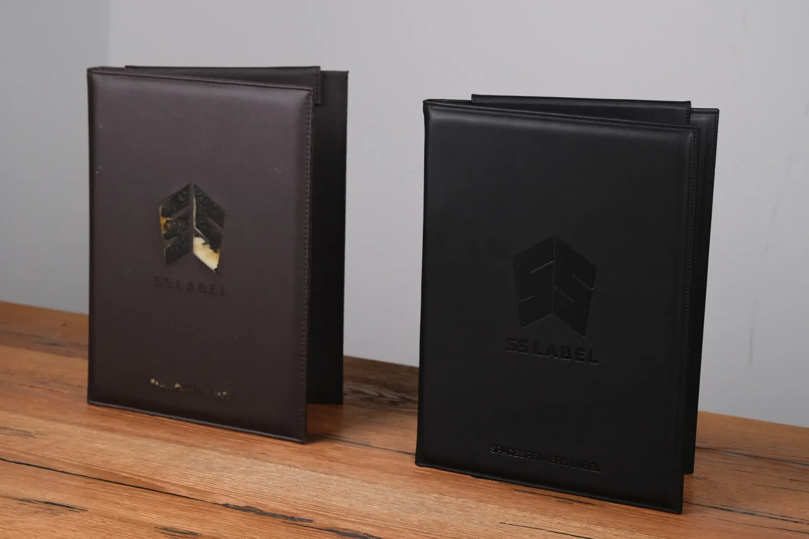 Ảnh Studio Bìa da văn phòng đựng hồ sơ - KOI Leather