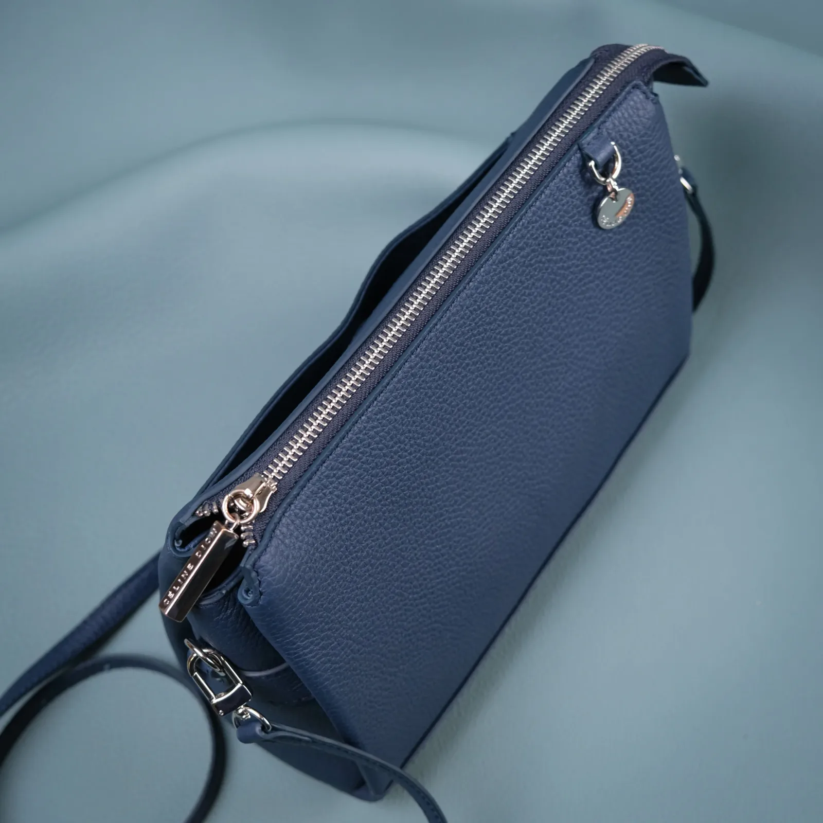 Ảnh Studio Túi Đeo Chéo Da Vân Hạt – Navy - Koi Leather