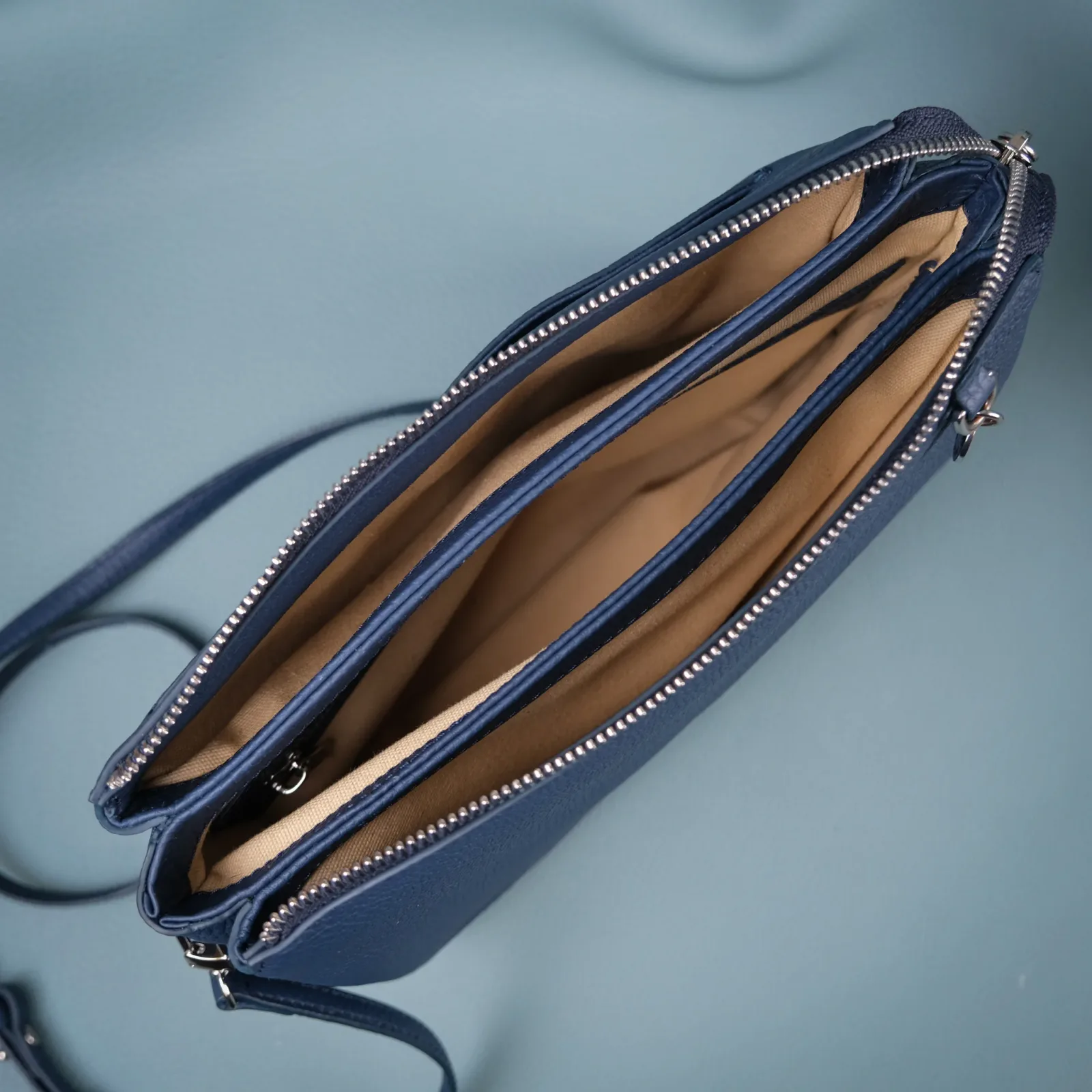 Ảnh Studio Túi Đeo Chéo Da Vân Hạt – Navy - Koi Leather