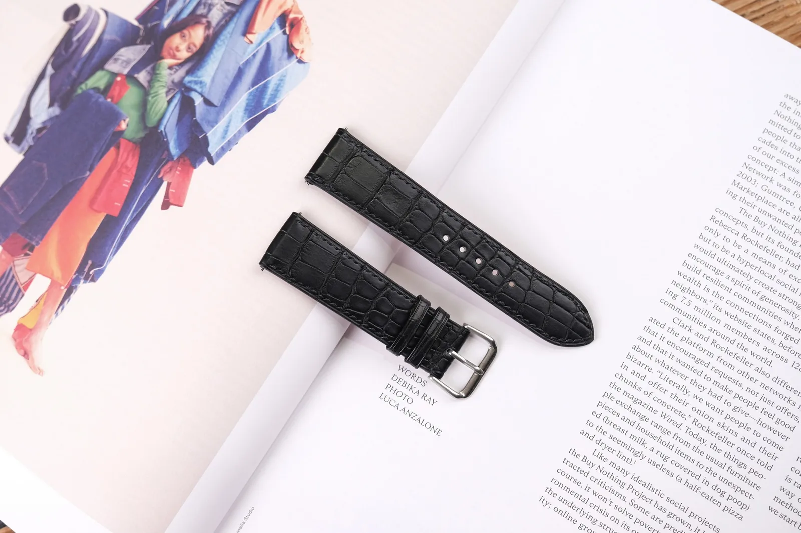 Ảnh Studio Bộ 2 dây đồng hồ da cá sấu đen và da bò xanh lá - Koi Leather