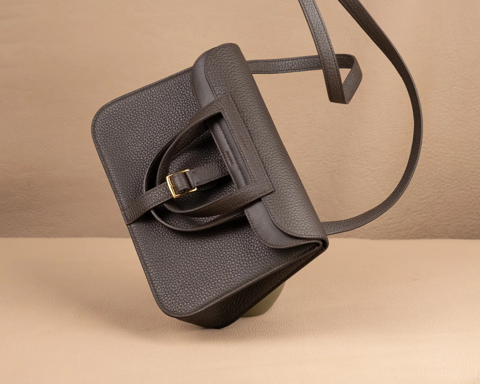 Ảnh Studio Túi xách da Clemence dáng gập nắp màu nâu đậm - Koi Leather