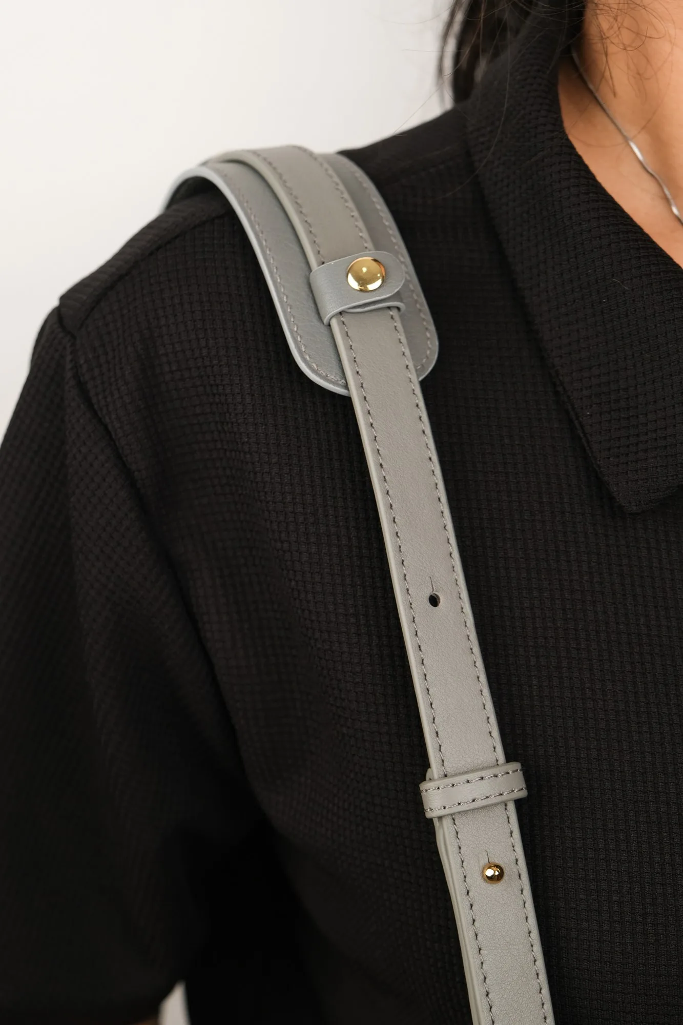 Ảnh Lifestyle Miếng đệm vai da bò cho quai túi xách - Koi Leather
