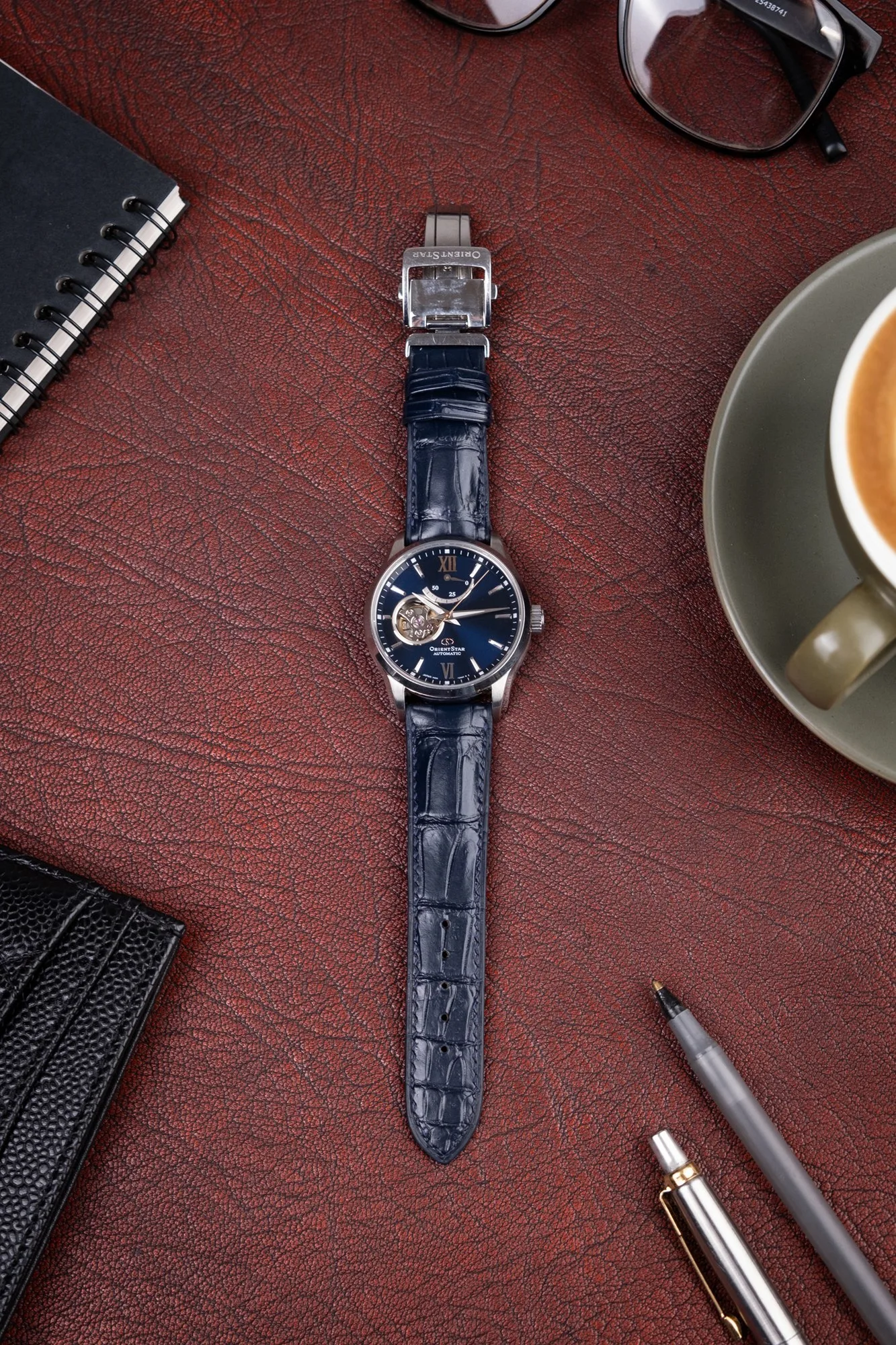 Ảnh Lifestyle Dây đồng hồ da cá sấu màu navy cho Orient Star - Koi Leather
