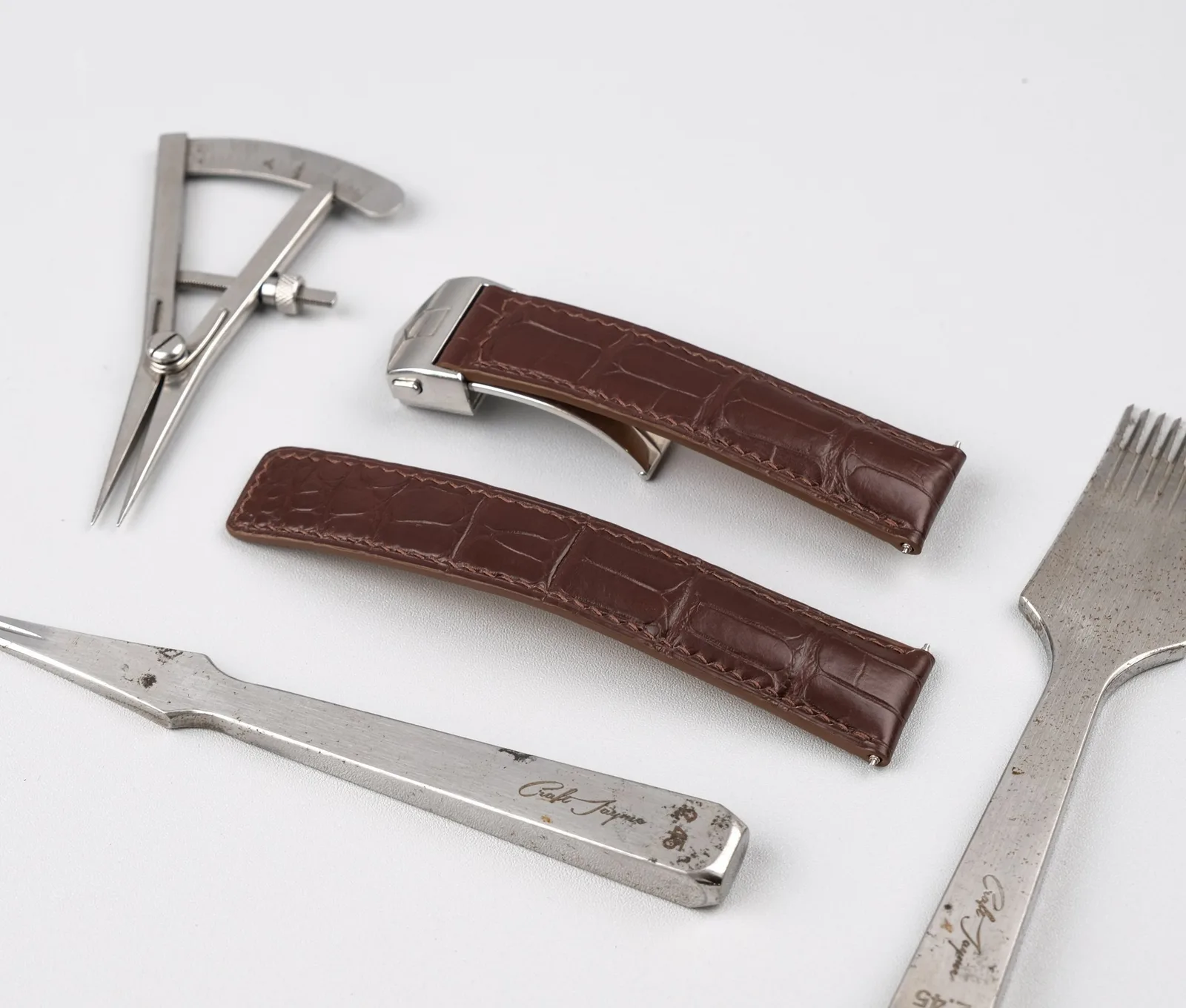 Ảnh Chế tác Dây đồng hồ da cá sấu màu nâu cho Tag Heuer - Koi Leather
