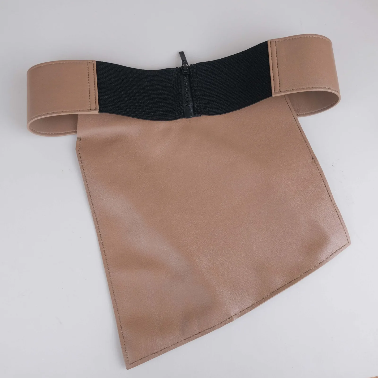 Ảnh Studio Đai váy da bò xếp nếp vạt chéo phối thun khoá kéo - Koi Leather