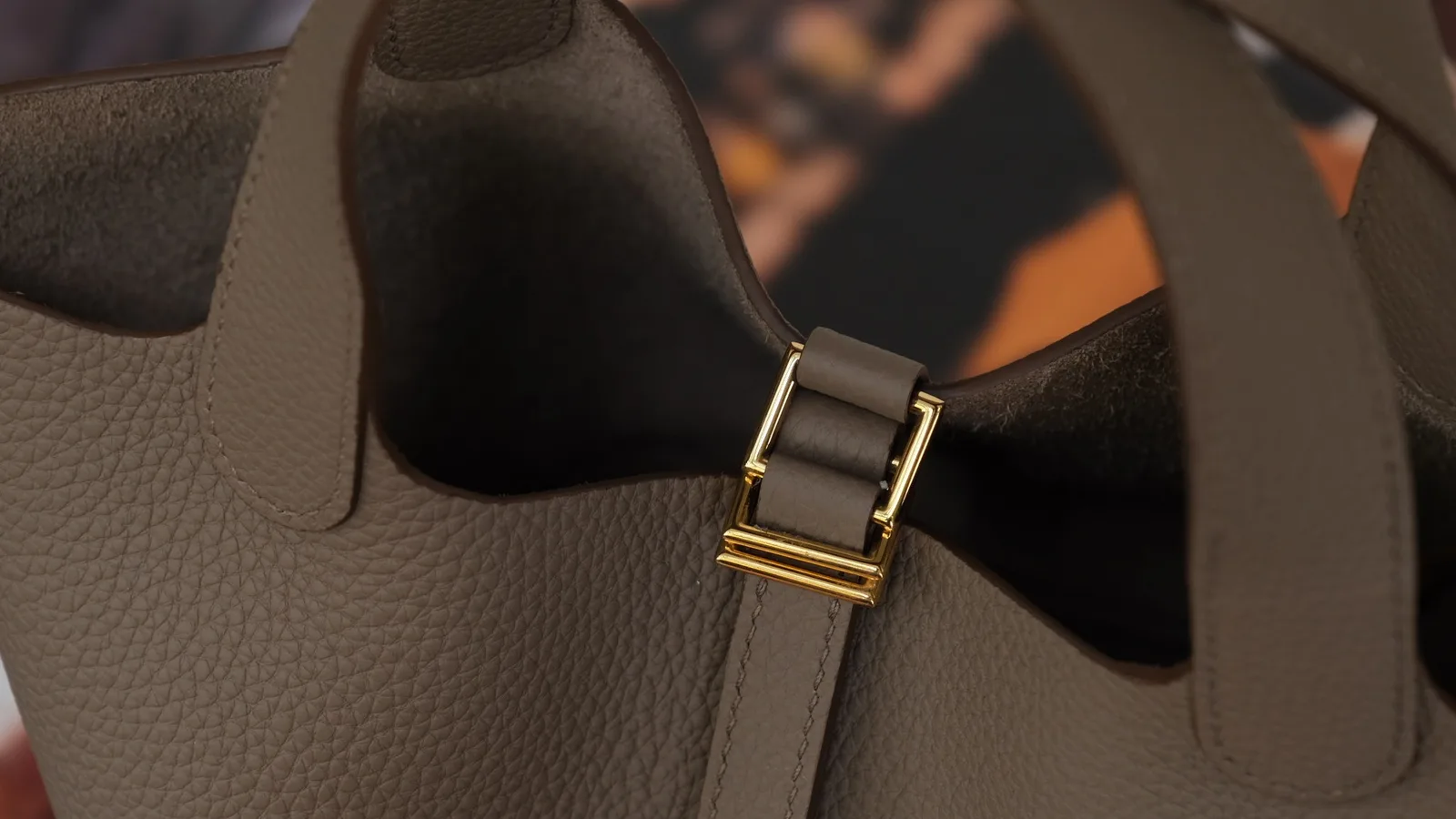 Ảnh Studio Túi xách da Clemence dáng xô hai quai kèm khoá - Koi Leather