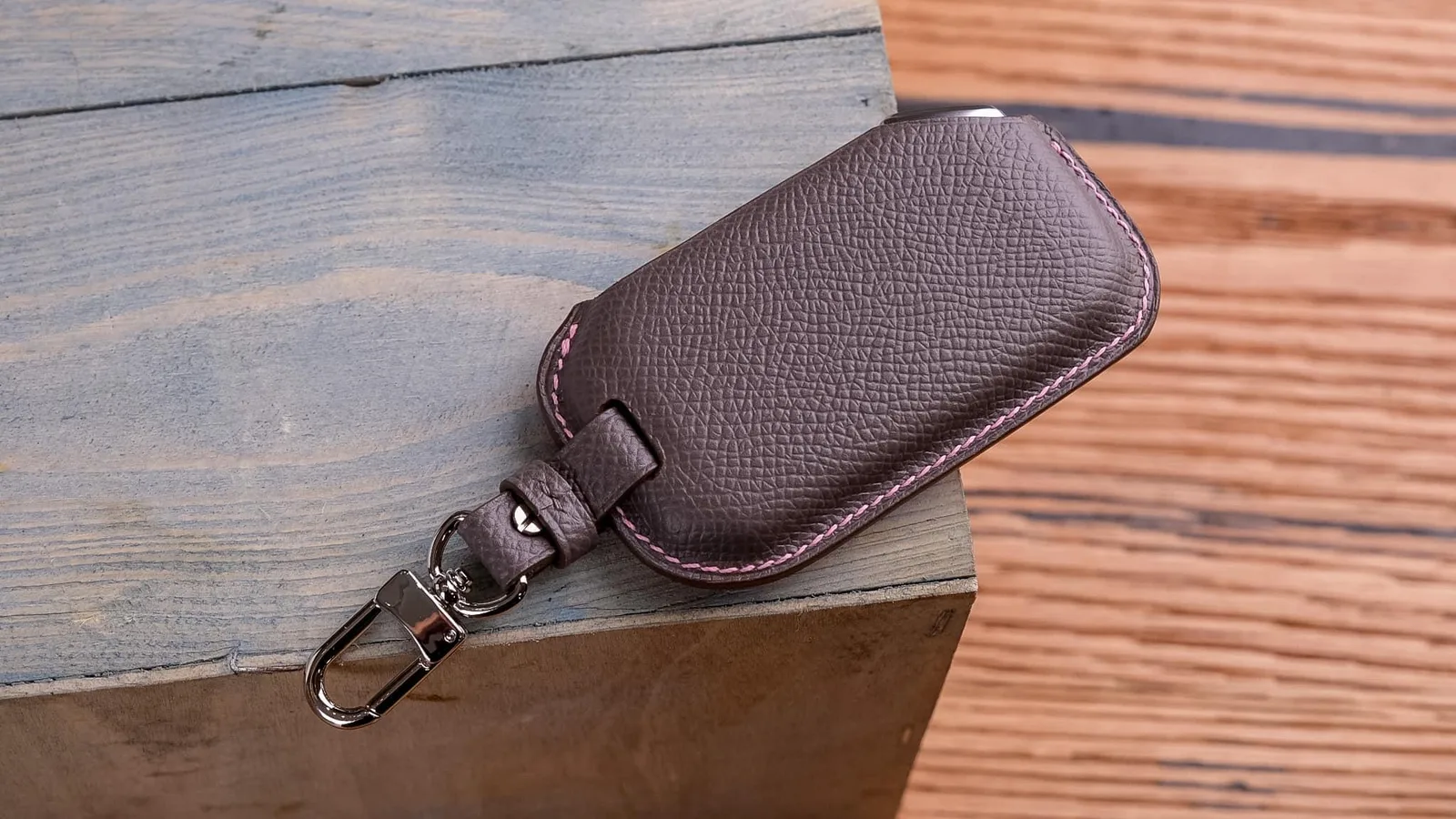 Key Cover Bao Da Bọc Chìa Khóa - Da Epsom - Pink x SaddleBrown - Hình 2