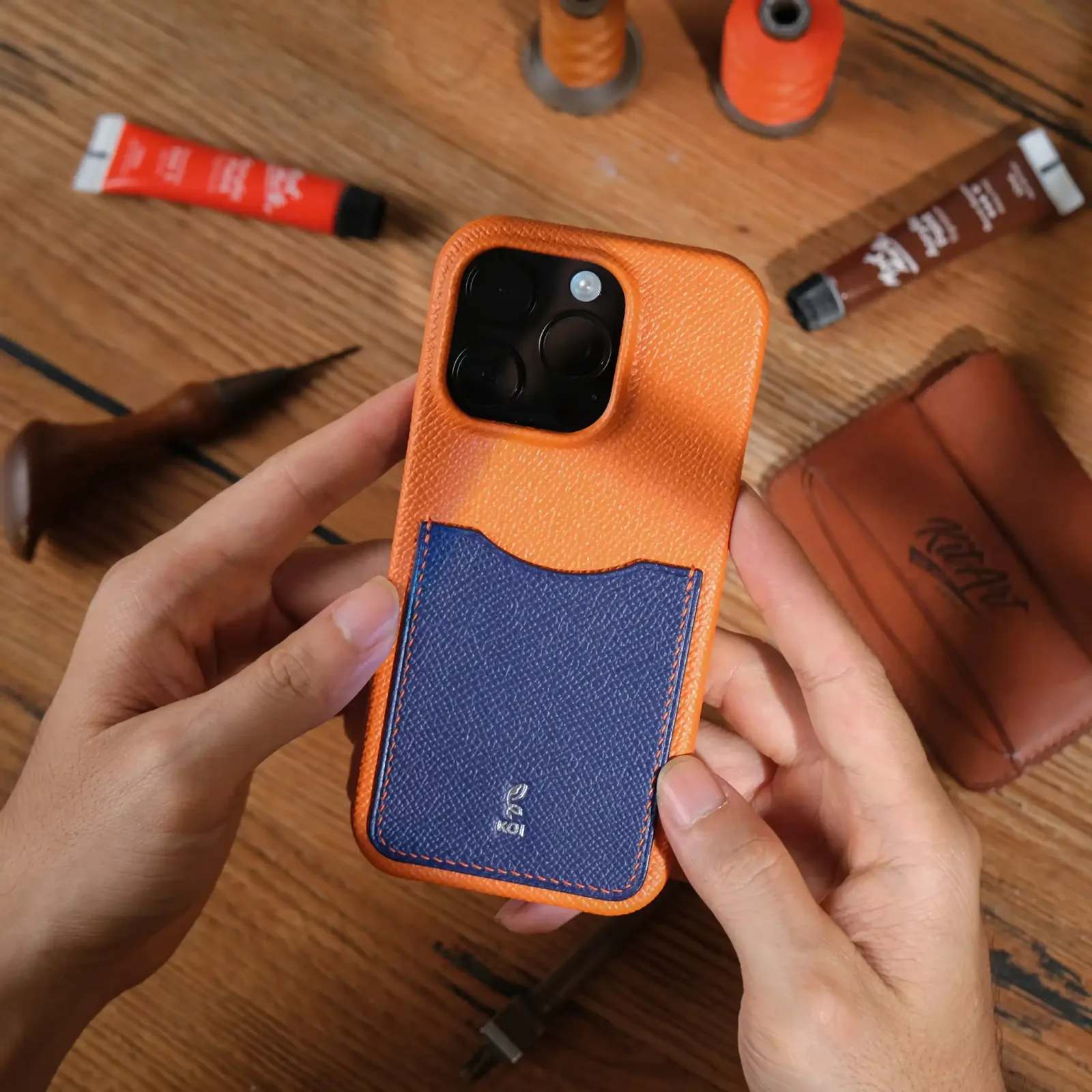 Phonecase ỐP Lưng IPhone 16Pro - Da Espom - Orange x Blue - Hình 2