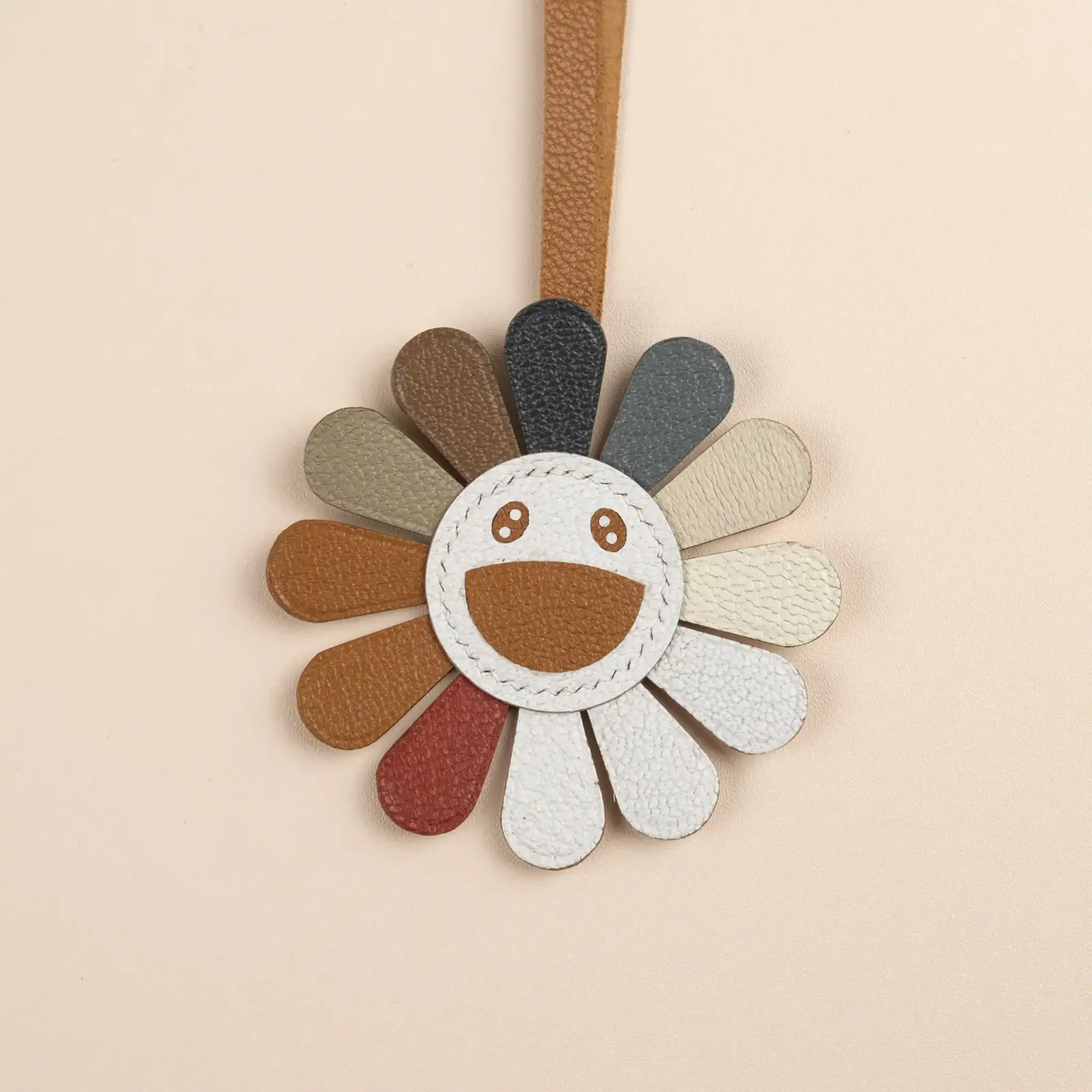 Charm Hoa Hướng Dương – Da Bò - Nhiều Màu - Hình 3
