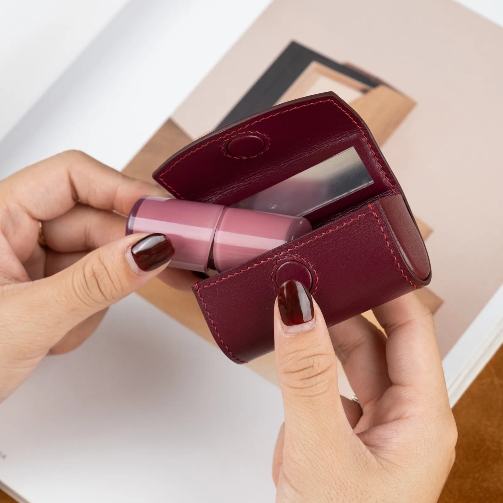 Lipstick Case - Da bò - DarkRed - Hình 2