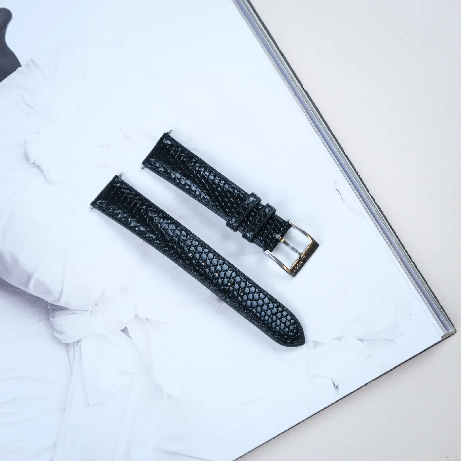 Ảnh Studio cặp dây đồng hồ - KOI Leather