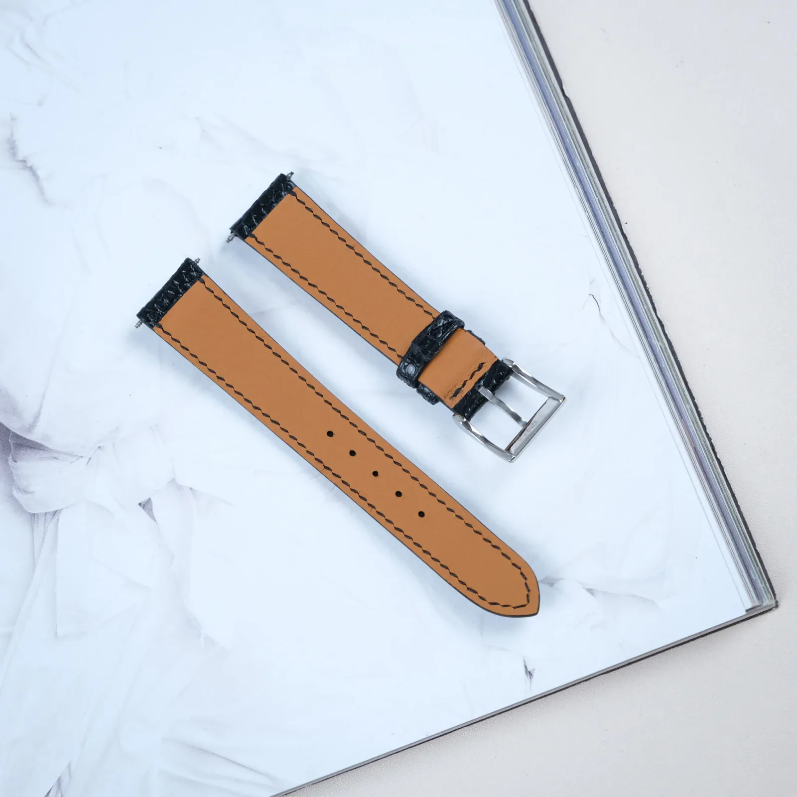 Ảnh Studio cặp dây đồng hồ - KOI Leather
