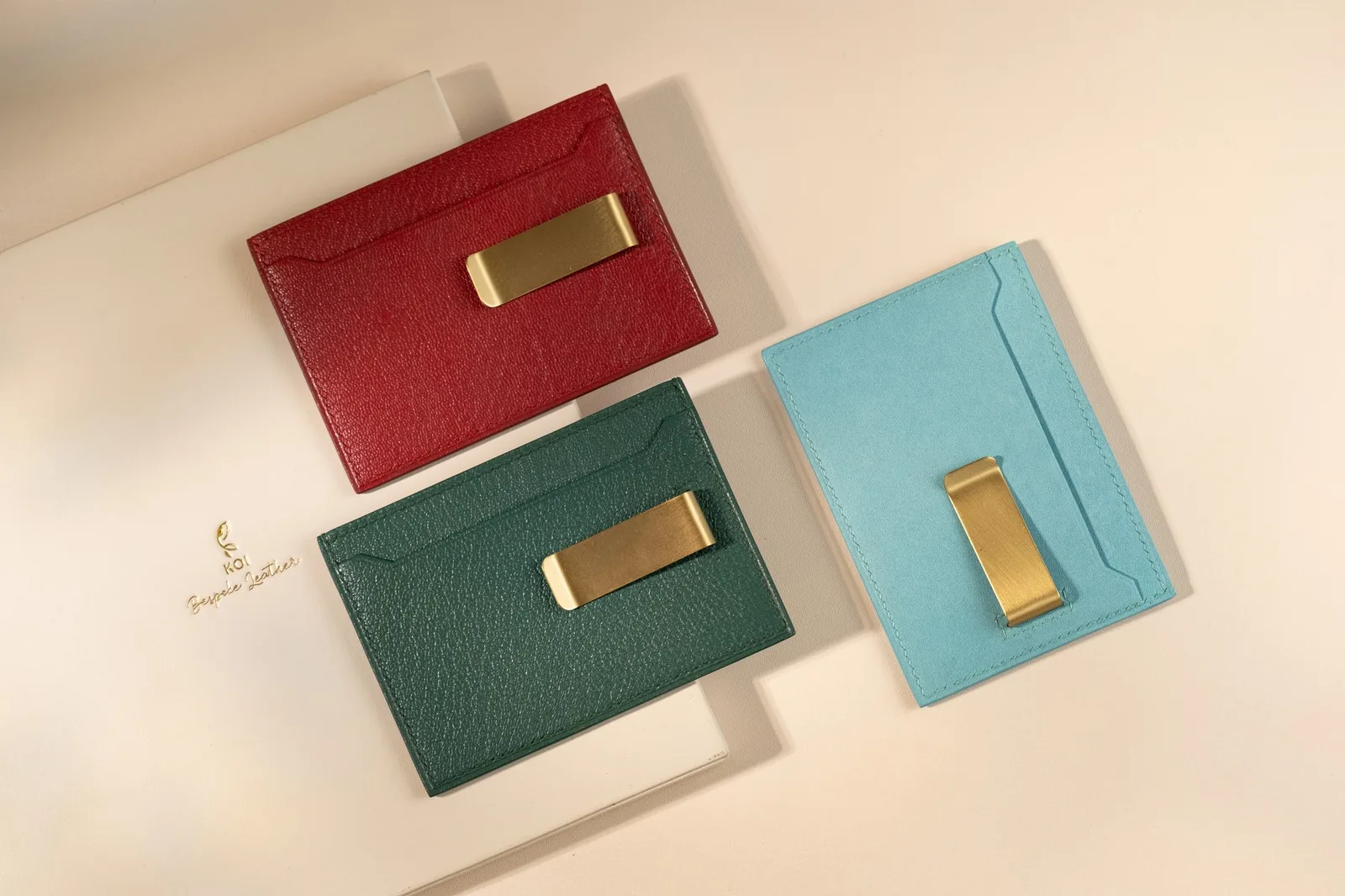 Ảnh Studio Ví thẻ Uptown da bò kèm kẹp tiền kim loại - Koi Leather