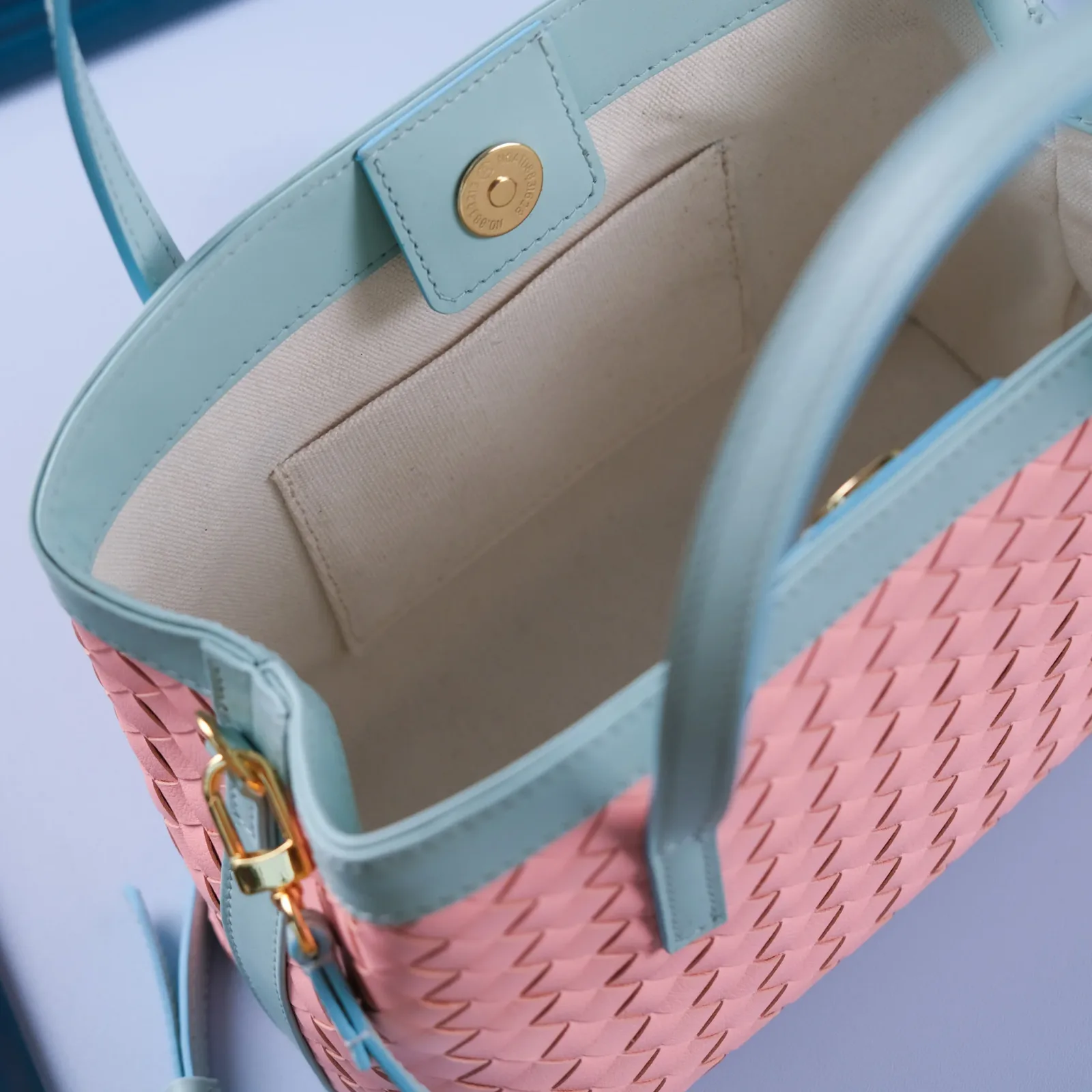 Ảnh Studio Túi loom đan da nappa Hồng - Xanh mint - Koi Leather