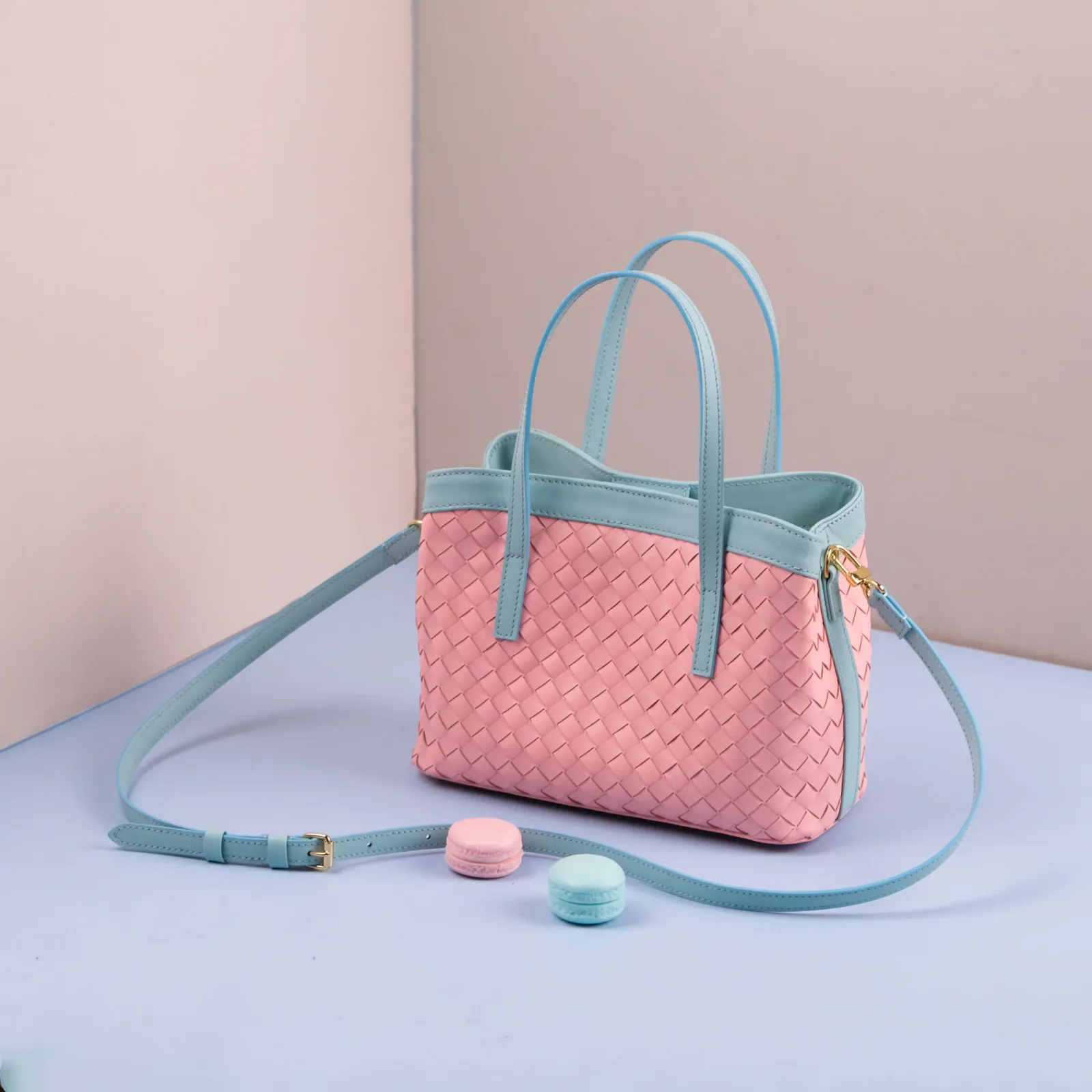 Ảnh Studio Túi loom đan da nappa Hồng - Xanh mint - Koi Leather