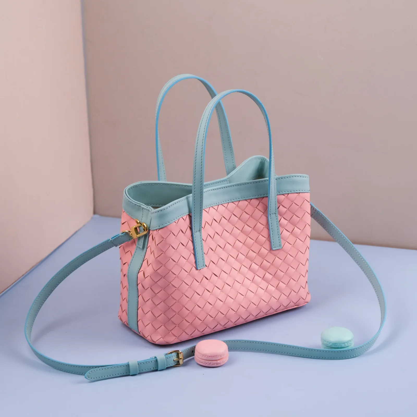 Ảnh Studio Túi loom đan da nappa Hồng - Xanh mint - Koi Leather