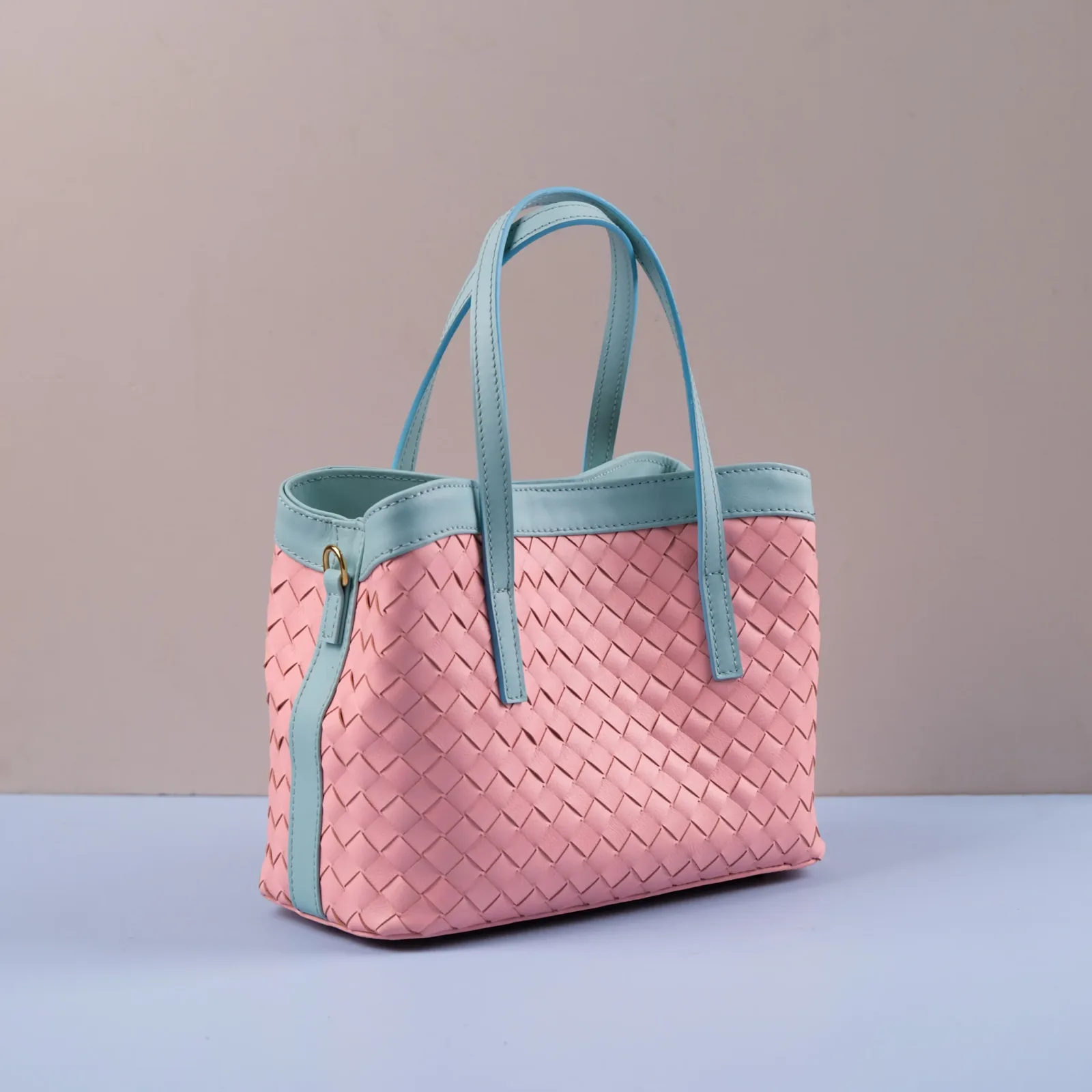 Ảnh Studio Túi loom đan da nappa Hồng - Xanh mint - Koi Leather