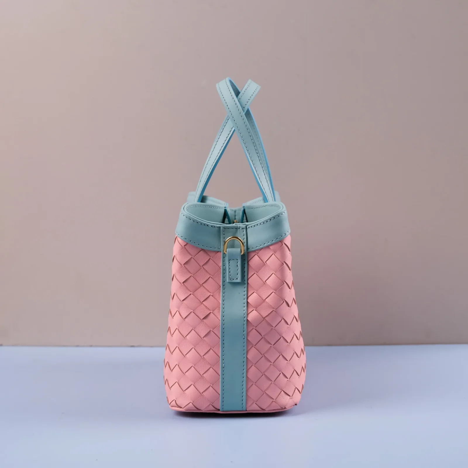 Ảnh Studio Túi loom đan da nappa Hồng - Xanh mint - Koi Leather