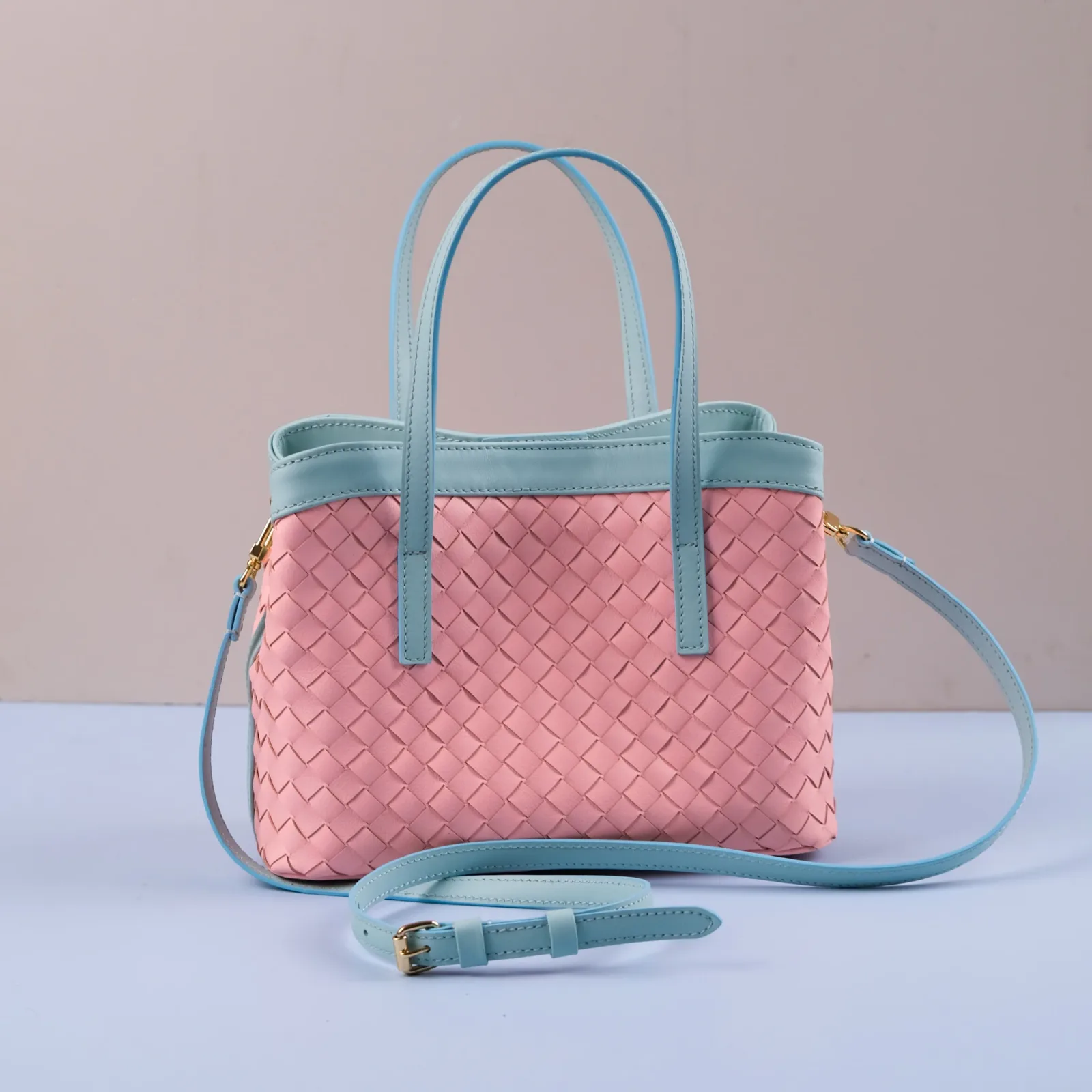 Ảnh Studio Túi loom đan da nappa Hồng - Xanh mint - Koi Leather