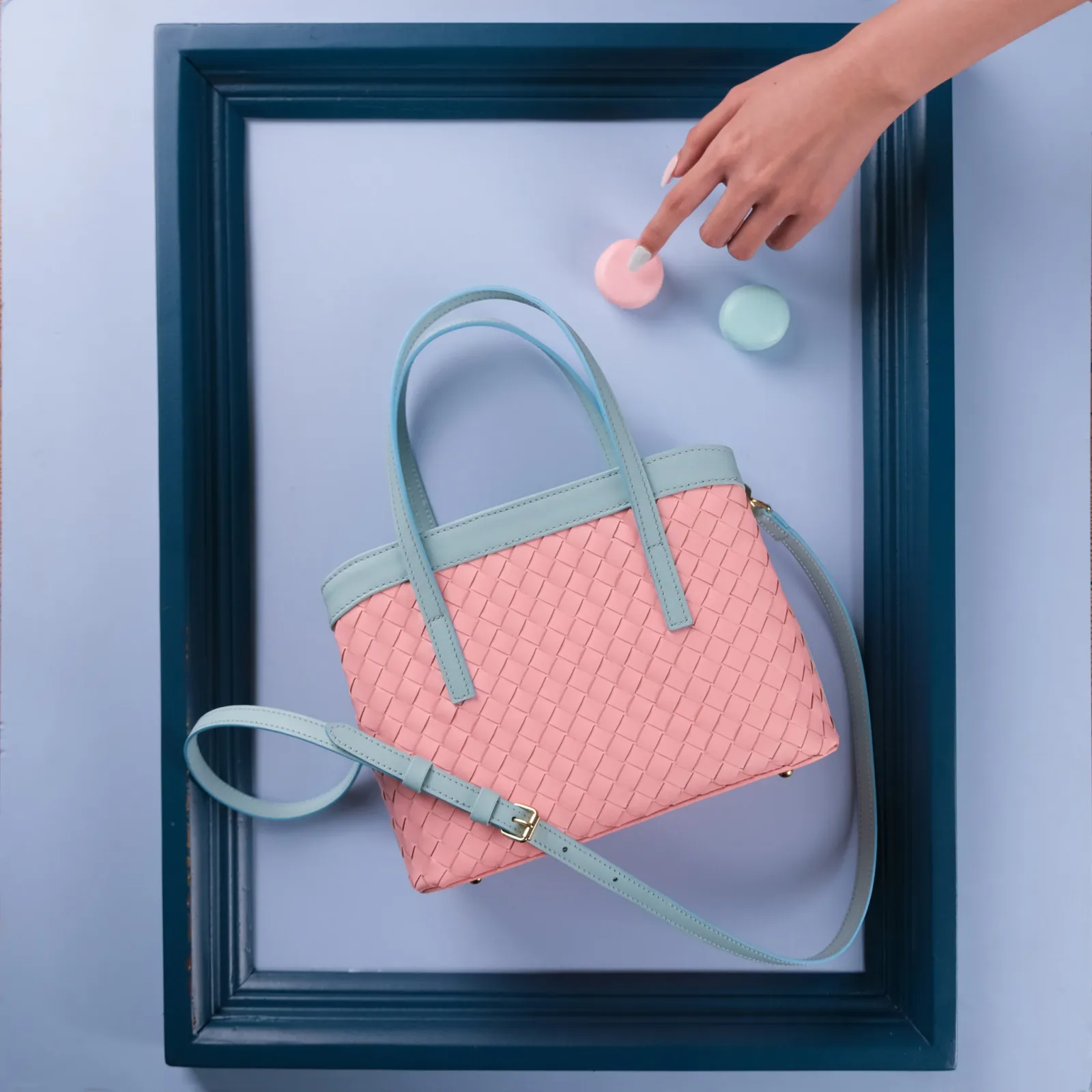 Ảnh Studio Túi loom đan da nappa Hồng - Xanh mint - Koi Leather