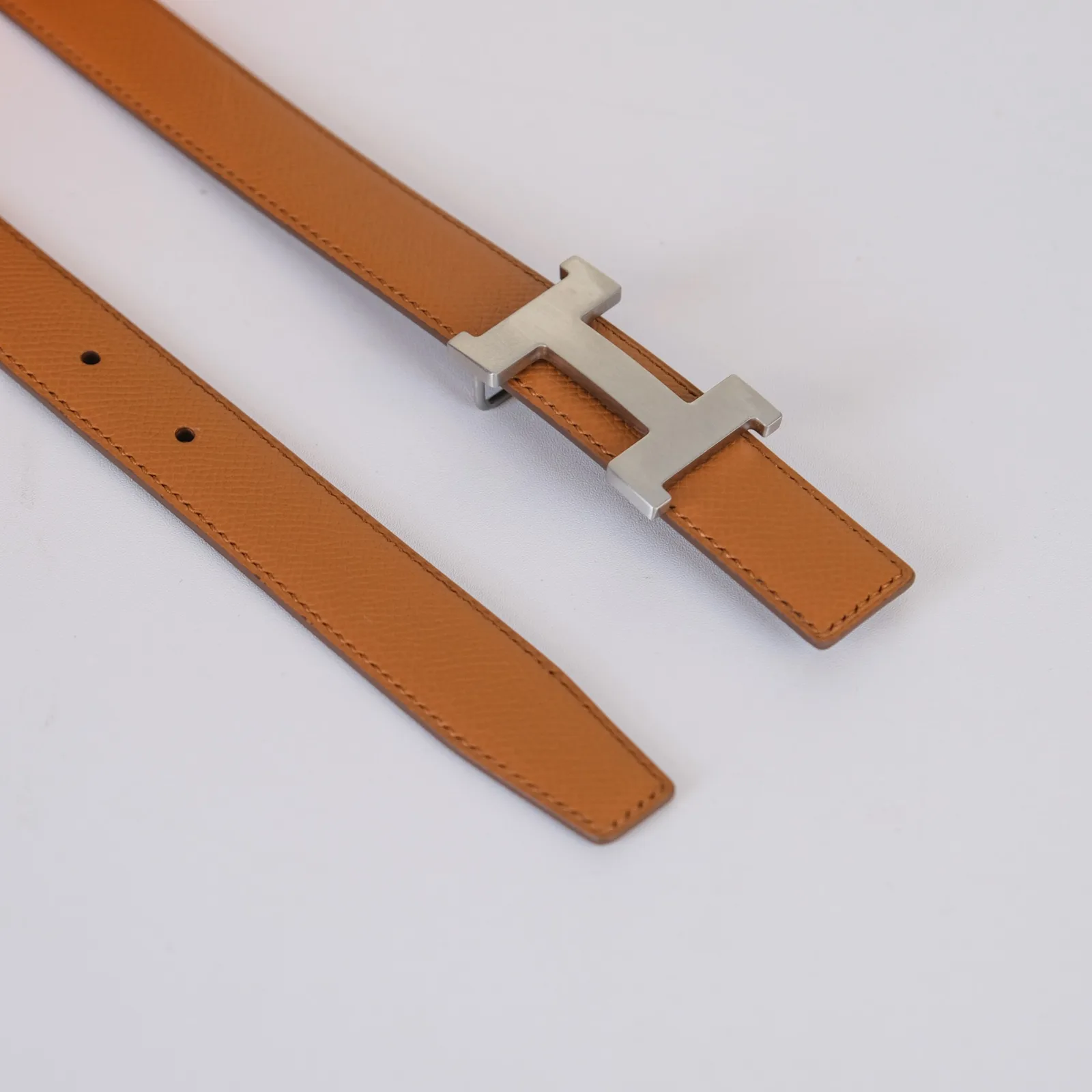 Ảnh Studio Dây thắt lưng da bò Epsom bản 24mm hai mặt khoá chữ H - Koi Leather