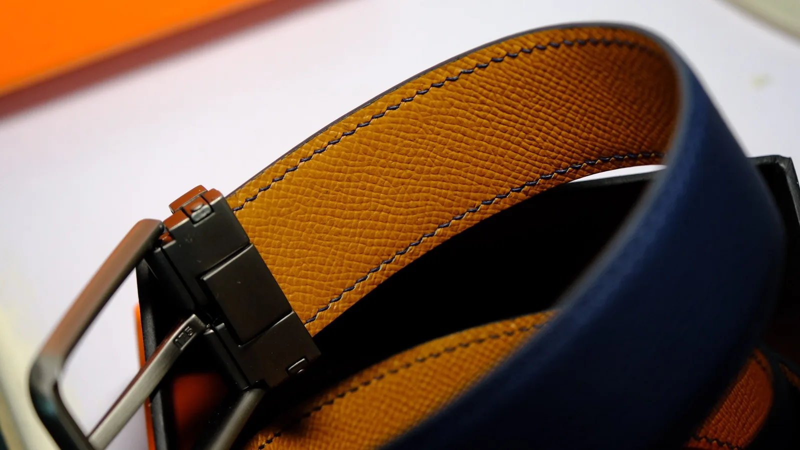 Ảnh Studio Dây thắt lưng nam da bò khoá kim - Koi Leather