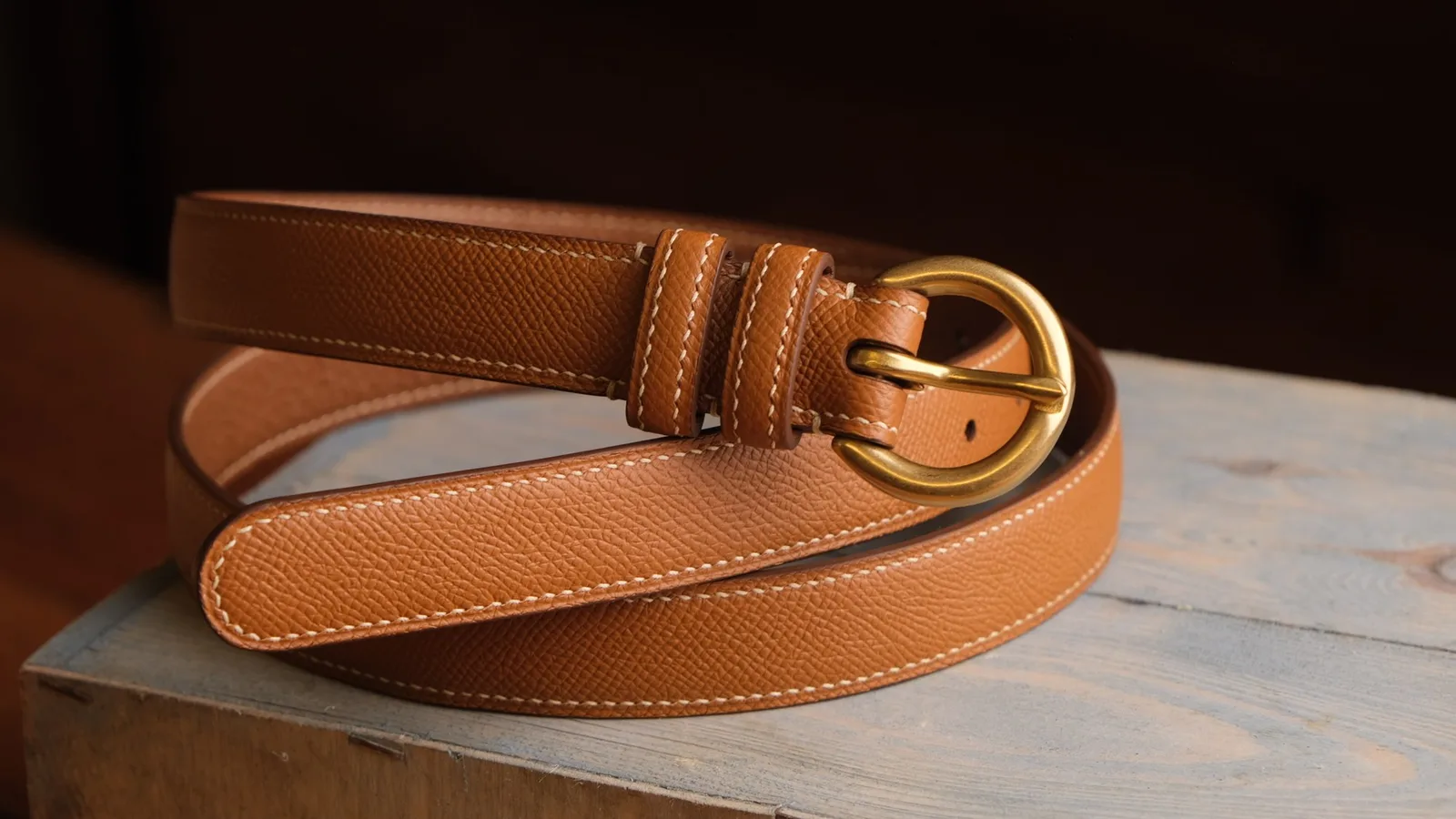 Ảnh Studio Dây lưng da Epsom màu vàng bò khóa đồng bo tròn - Koi Leather