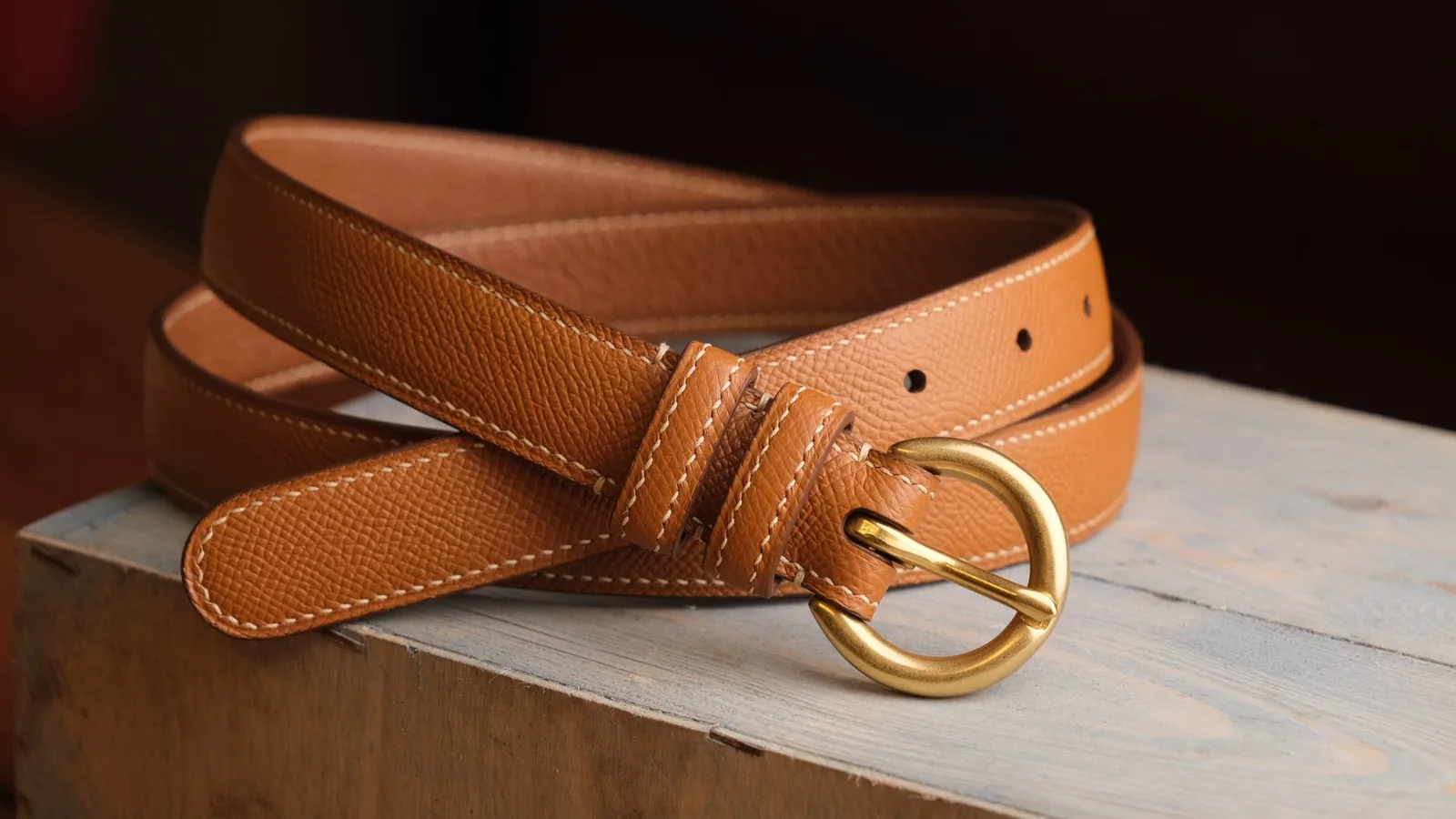 Ảnh Studio Dây lưng da Epsom màu vàng bò khóa đồng bo tròn - Koi Leather