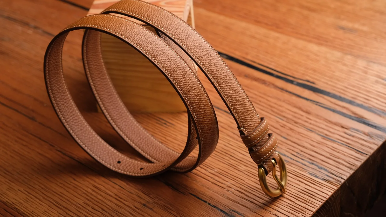 Ảnh Studio Dây lưng da Epsom màu vàng bò khóa đồng bo tròn - Koi Leather