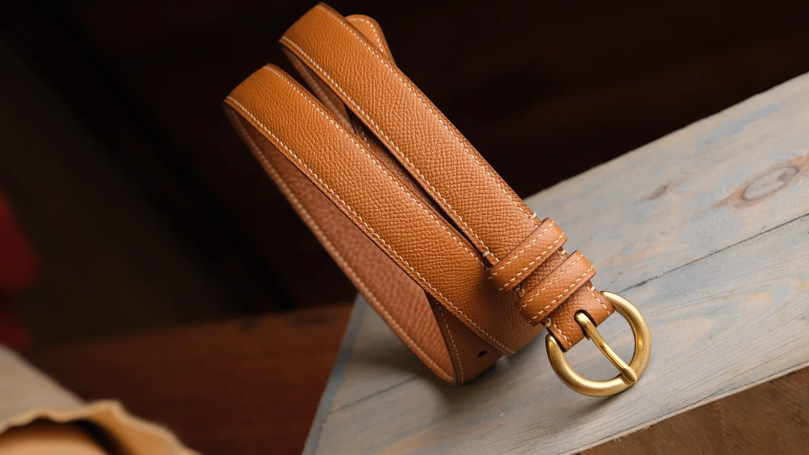 Ảnh Studio Dây lưng da Epsom màu vàng bò khóa đồng bo tròn - Koi Leather