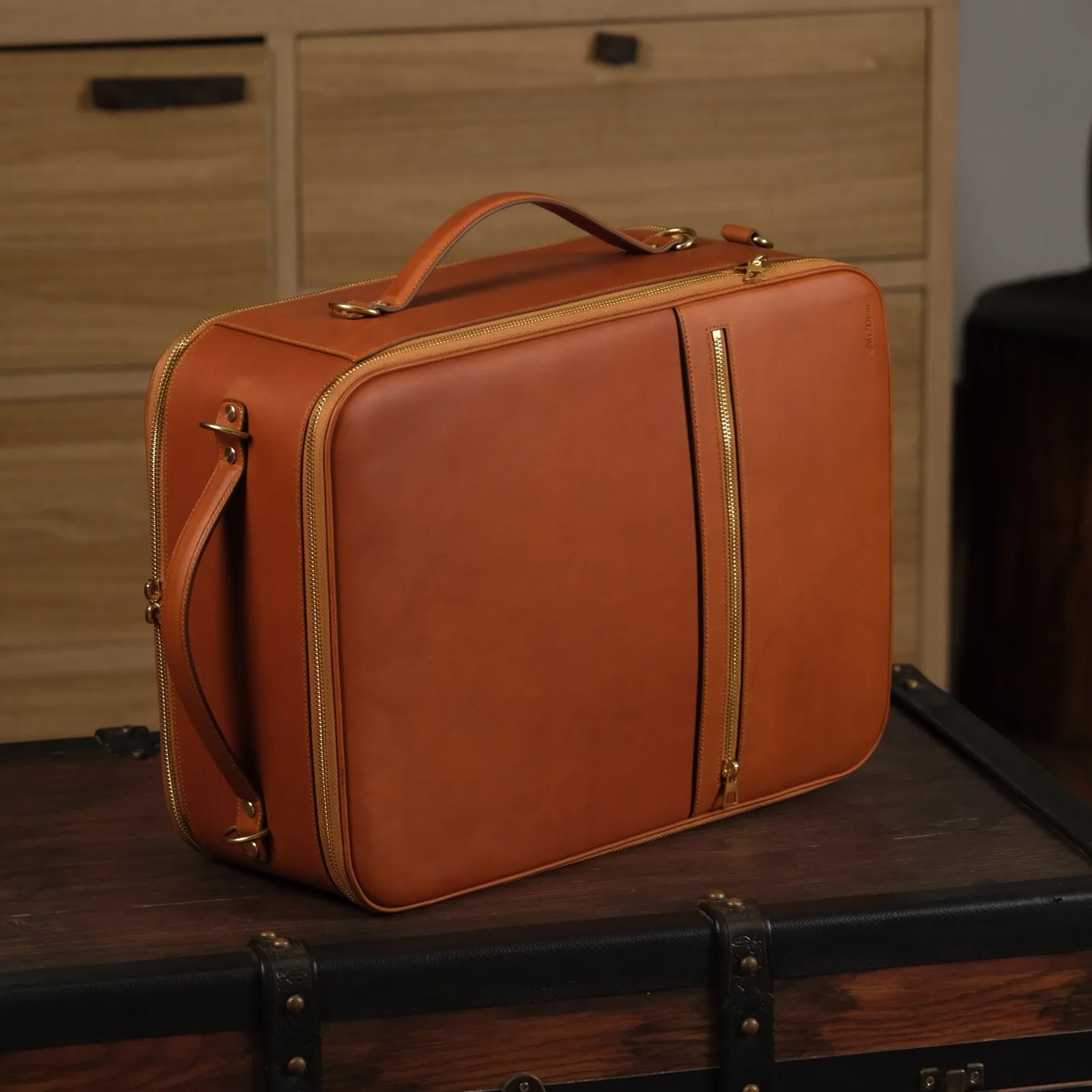 Ảnh Studio Túi du lịch da bò dáng vali xách tay màu vàng bò - Koi Leather