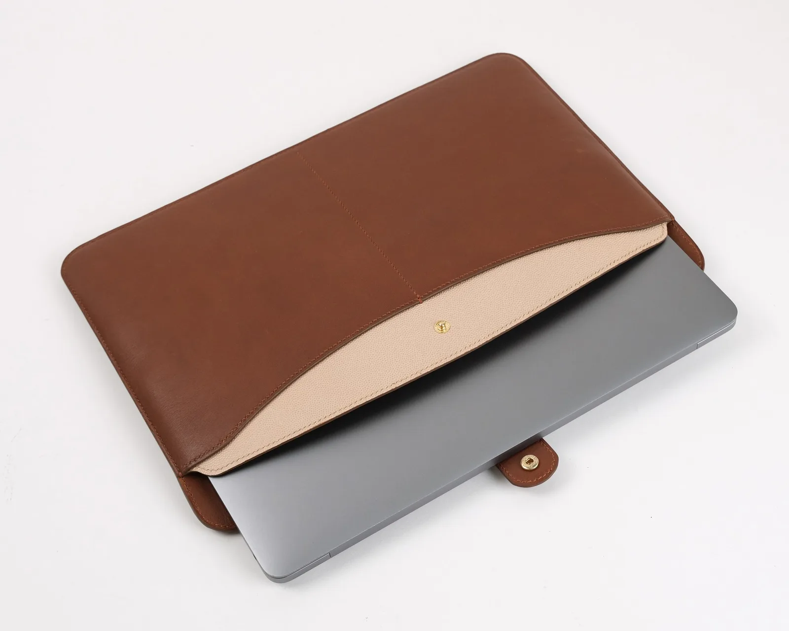 Ảnh Studio Bao da đựng laptop BRISTO da bò phối màu quai bấm - Koi Leather