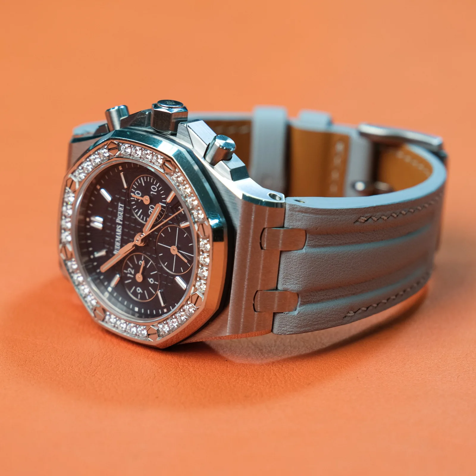 Ảnh Studio Dây đồng hồ da bò màu xám cho Audemars Piguet - Koi Leather