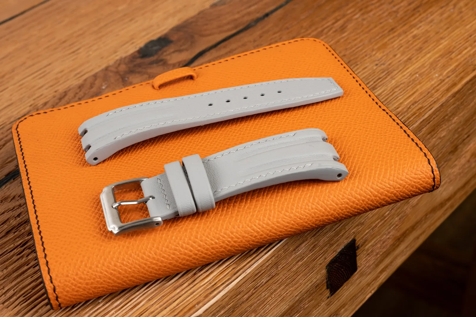 Ảnh Studio Dây đồng hồ da bò màu xám cho Audemars Piguet - Koi Leather