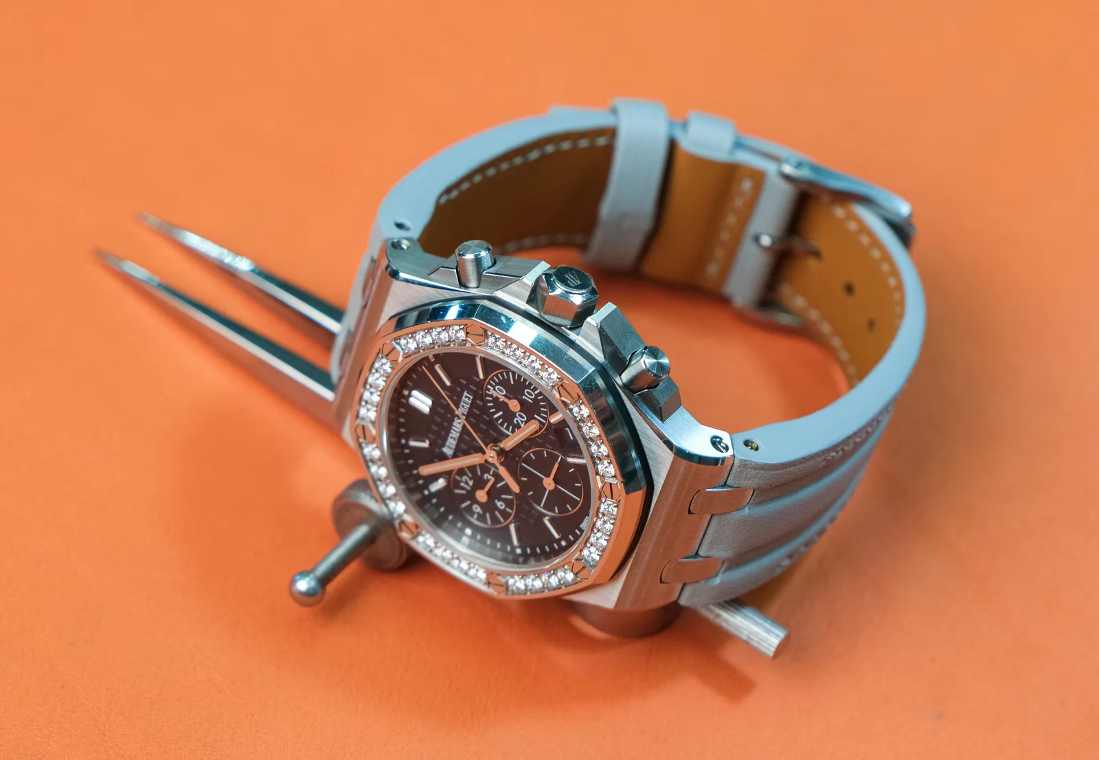 Ảnh Studio Dây đồng hồ da bò màu xám cho Audemars Piguet - Koi Leather