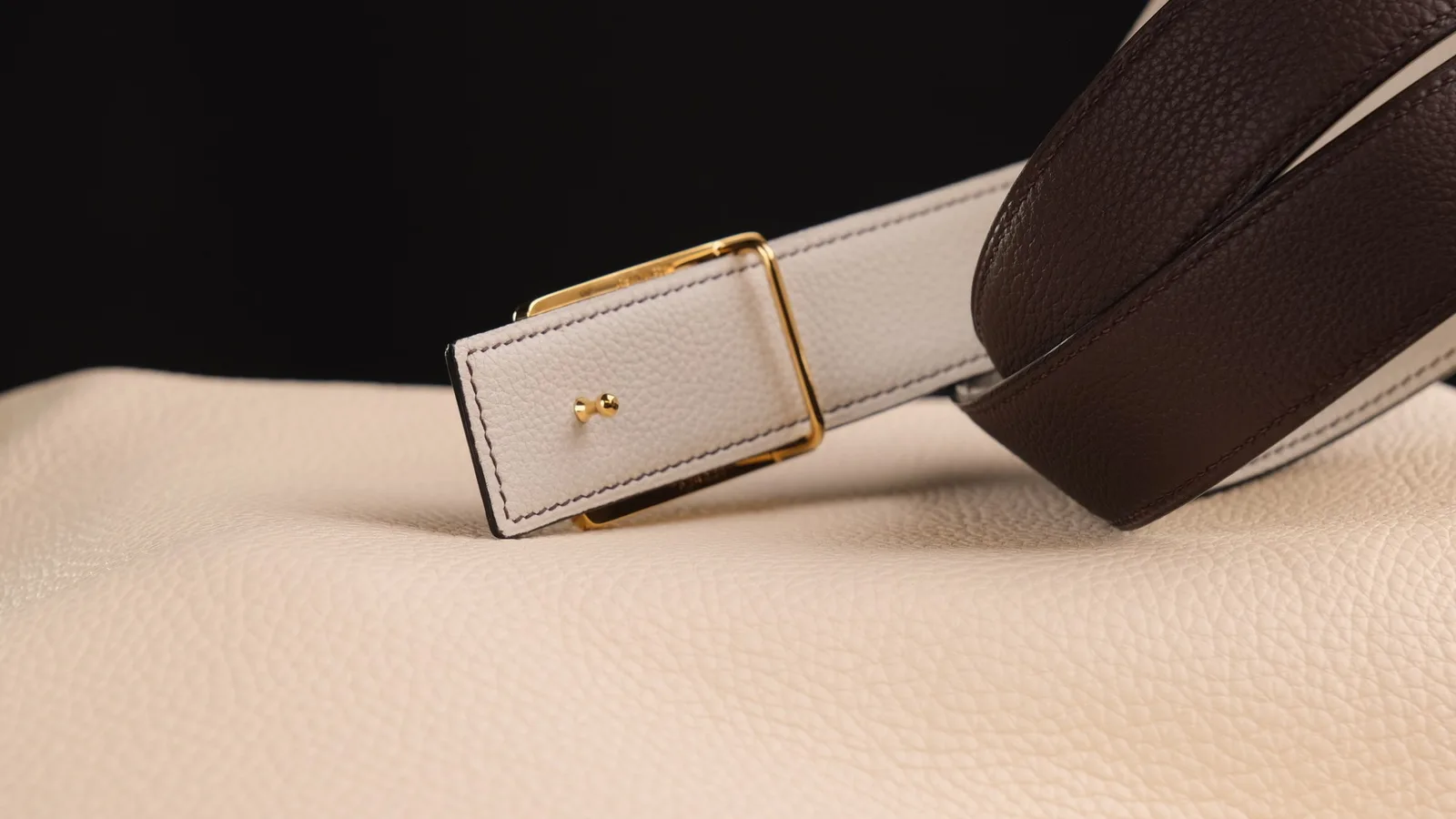 Ảnh Studio Dây lưng da Togo hai mặt màu nâu đậm và kem - Koi Leather