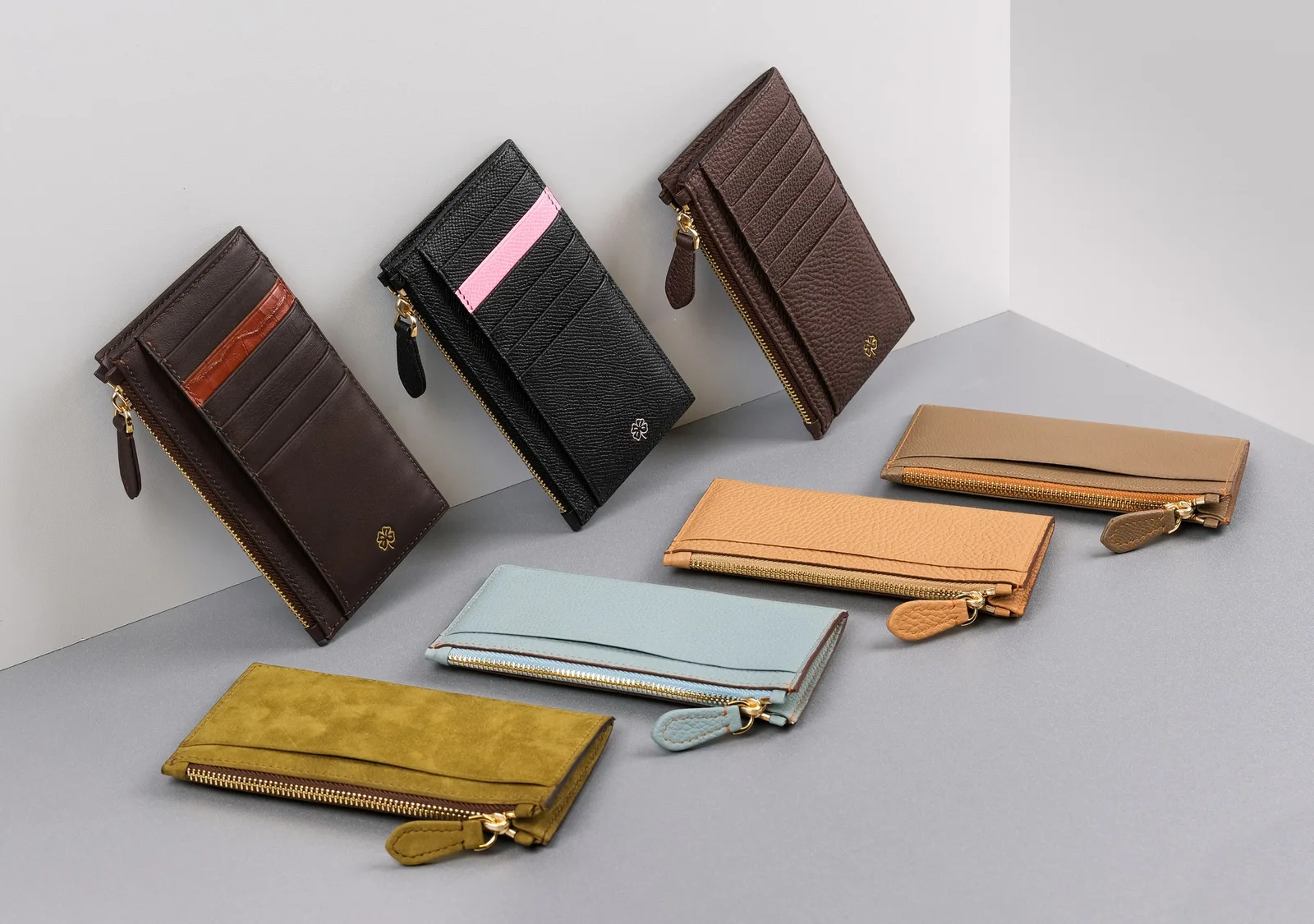 Ảnh Studio Ví đựng thẻ da bò có ngăn khóa kéo phối màu - Koi Leather