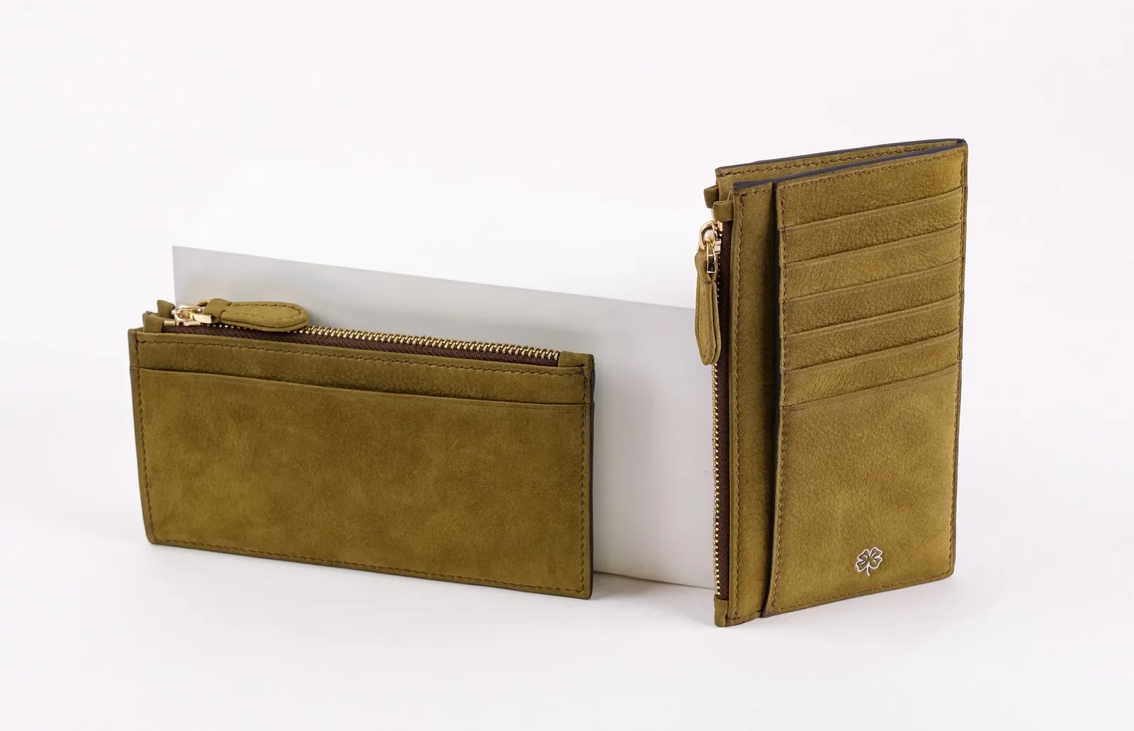 Ảnh Studio Ví đựng thẻ da bò có ngăn khóa kéo phối màu - Koi Leather