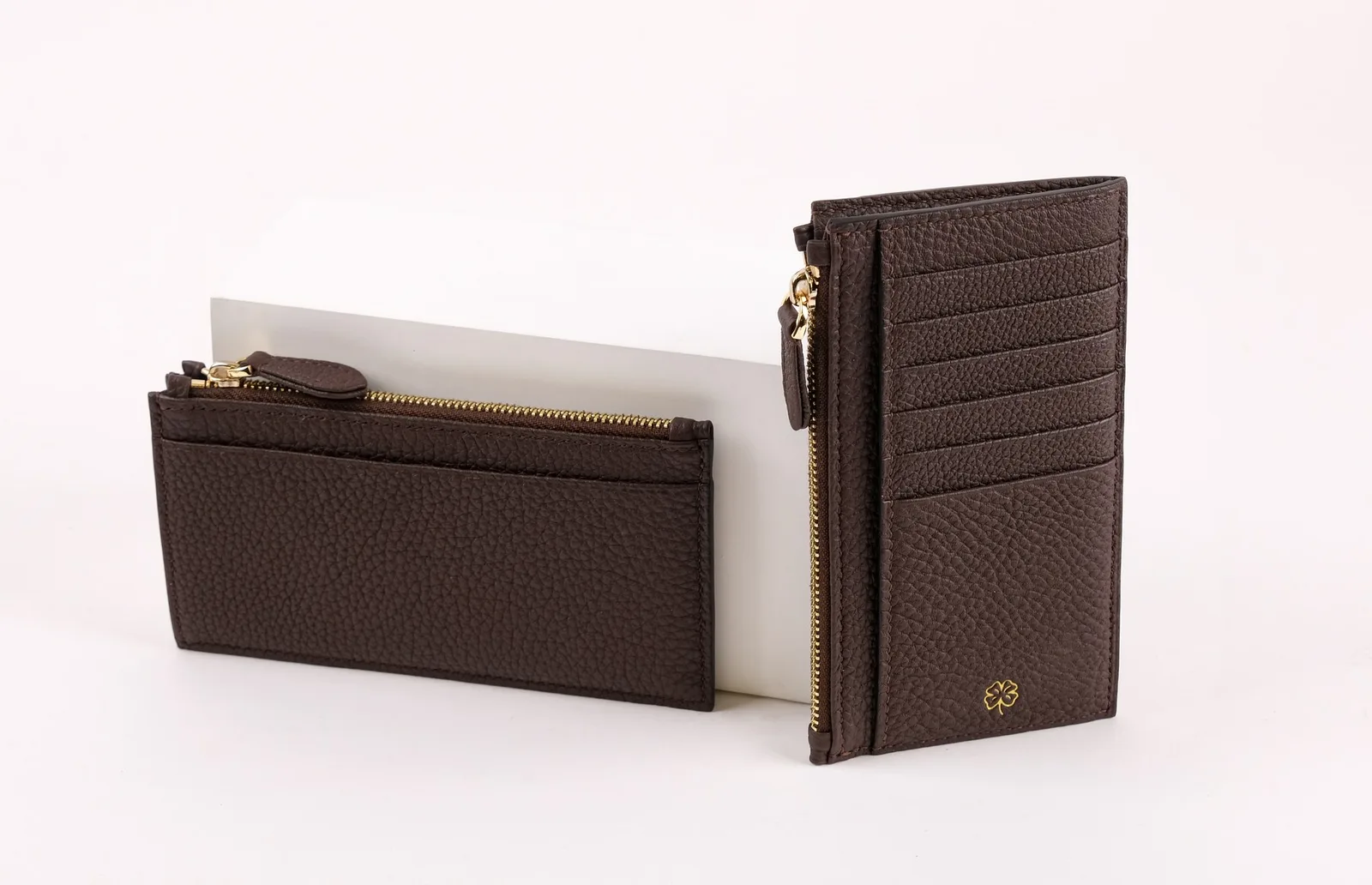 Ảnh Studio Ví đựng thẻ da bò có ngăn khóa kéo phối màu - Koi Leather