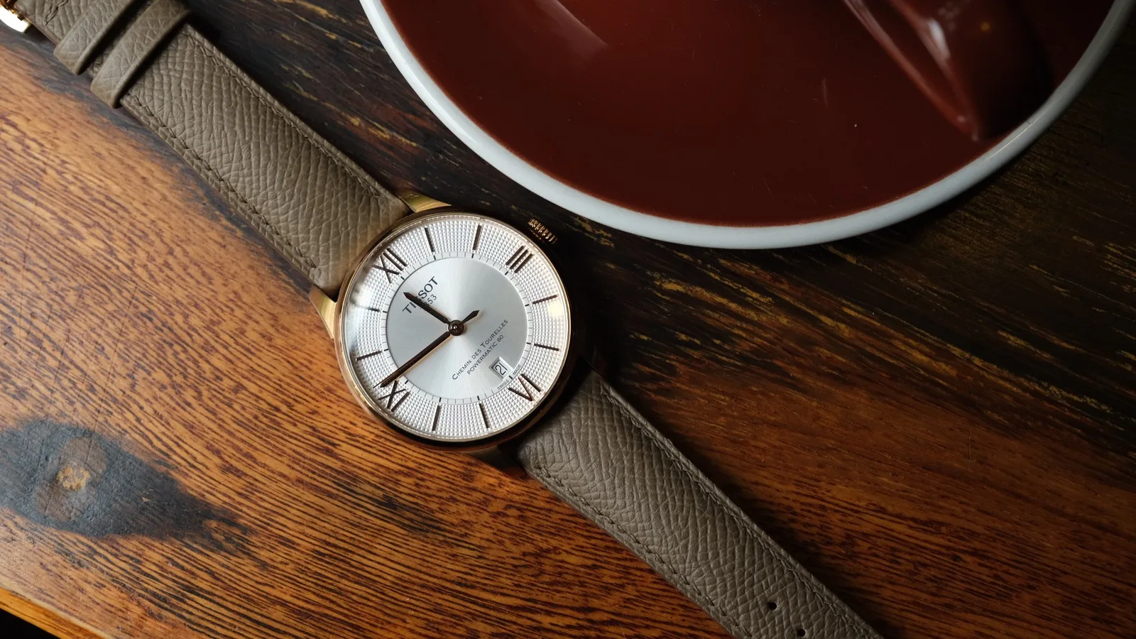 Ảnh Lifestyle Dây đồng hồ da Epsom màu Etoupe cho Tissot - Koi Leather