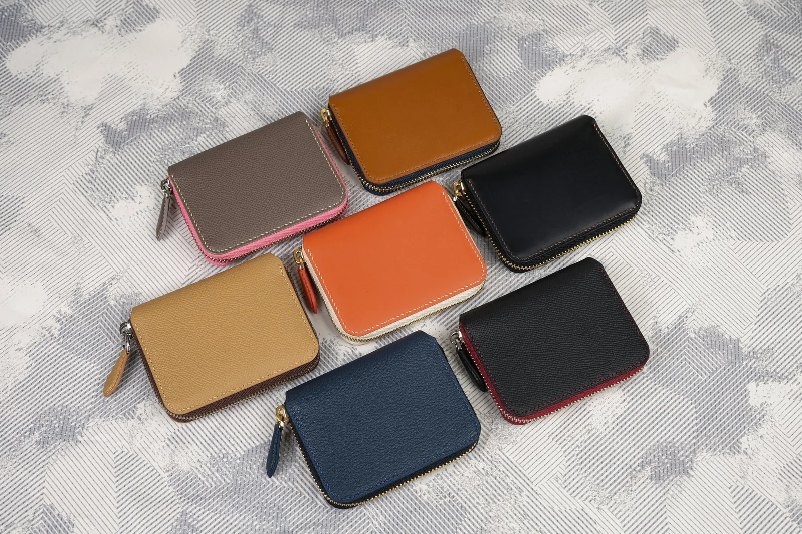 Ảnh Studio Ví zip mini khóa kéo da Epsom và da bò - Koi Leather