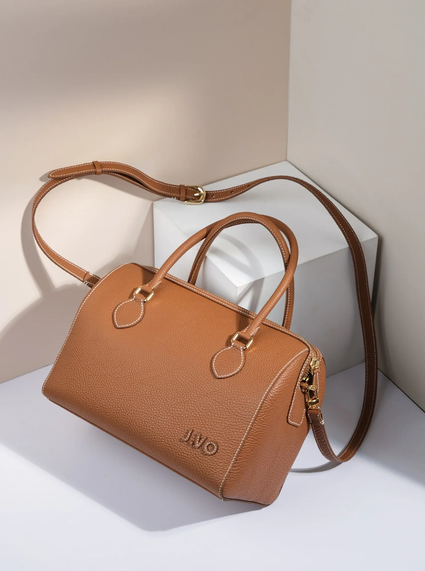 Ảnh Studio Túi xách da Togo dáng túi trống màu Gold có quai đeo - Koi Leather