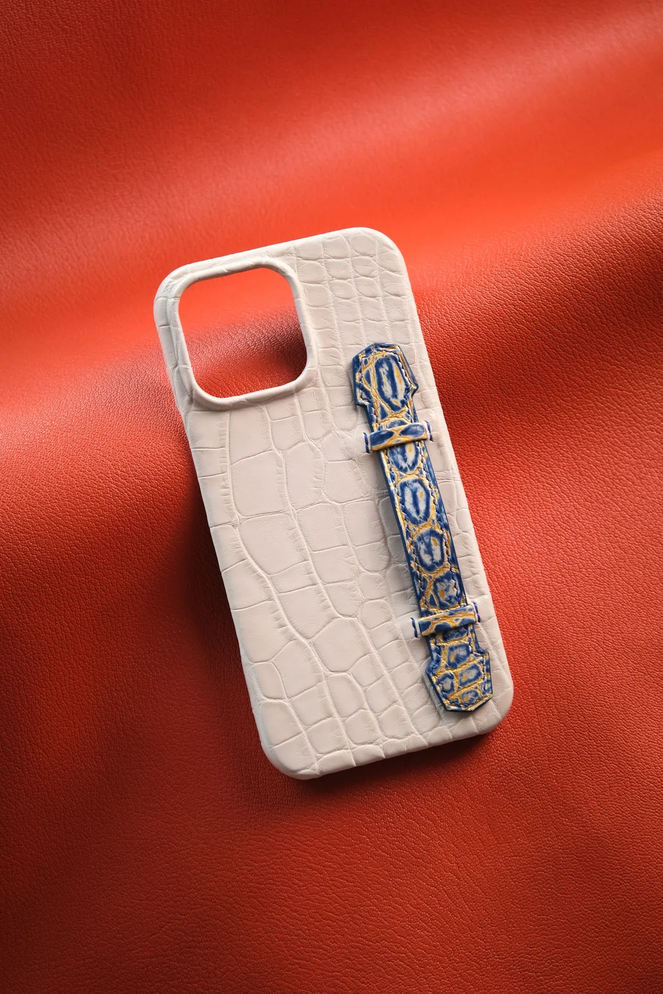Ảnh Studio Ốp lưng iphone da cá sấu Himalaya - Koi Leather