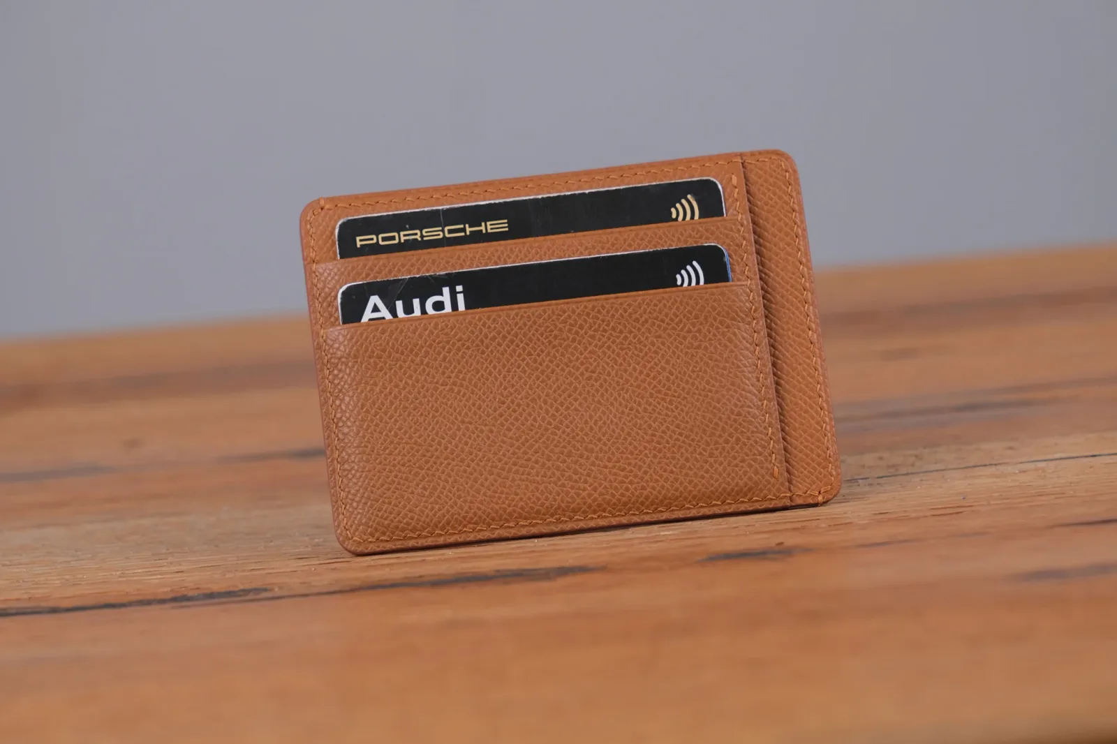 Ảnh Studio Card holder epsom gold - KOI Leather
