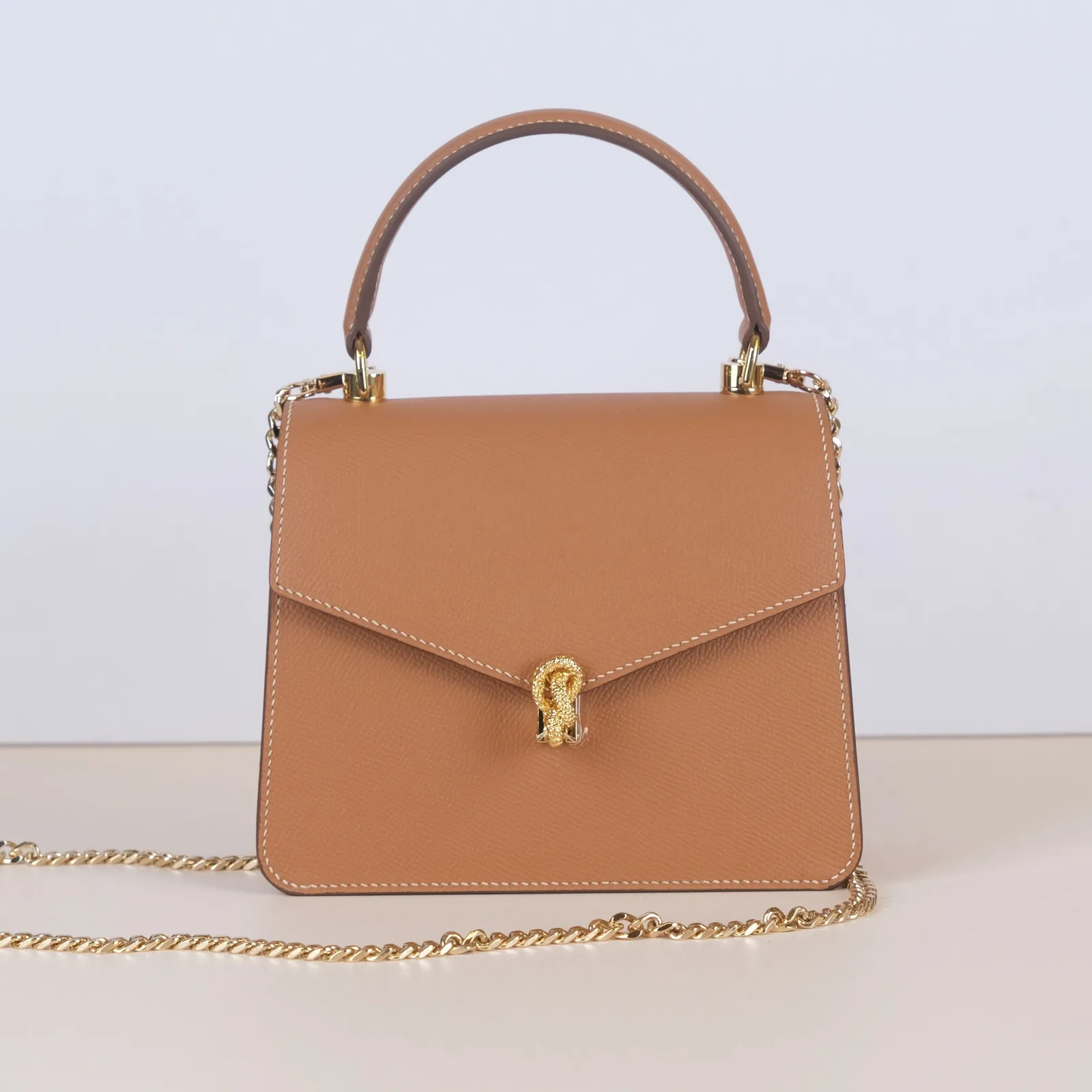 Ảnh Studio Túi xách nữ da Epsom màu Gold nắp vát quai cầm kèm dây xích - Koi Leather