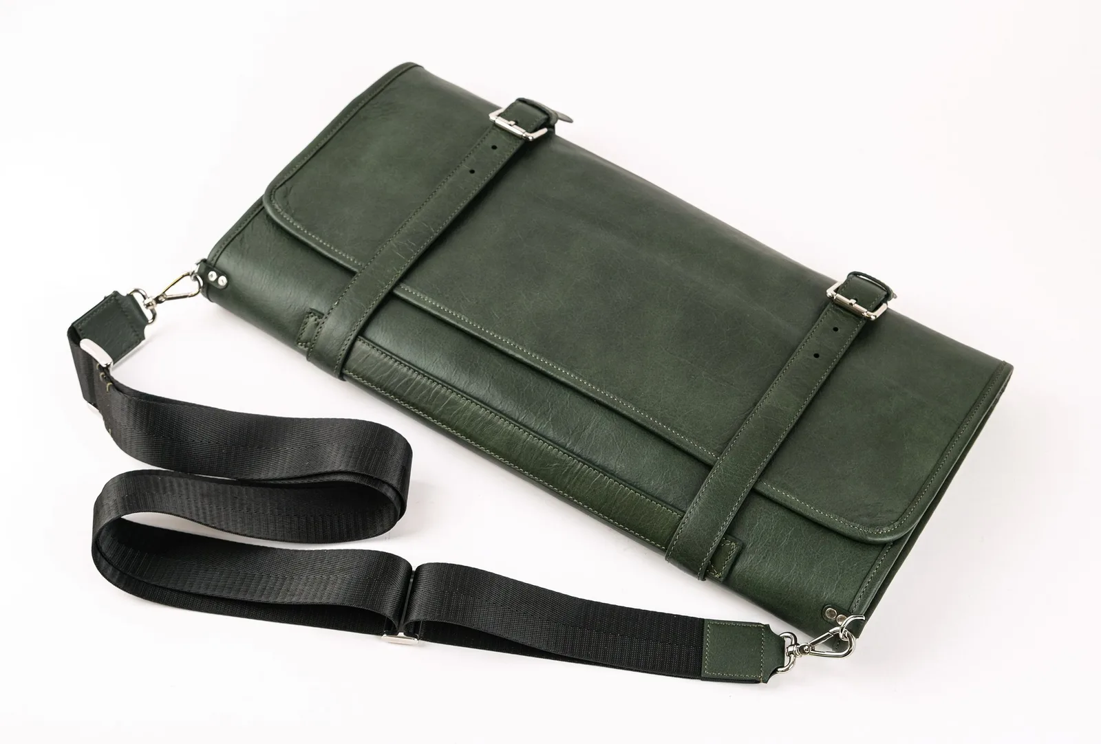Ảnh Studio Túi cuộn đựng dao bếp da bò màu xanh rêu - Koi Leather