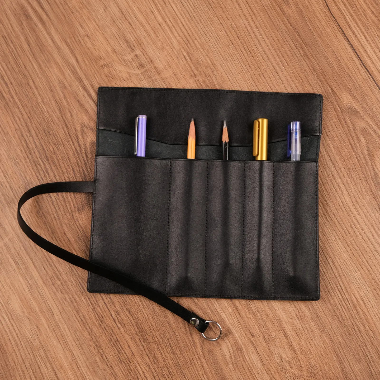 Ảnh Studio Bao đựng viết - Koi Leather