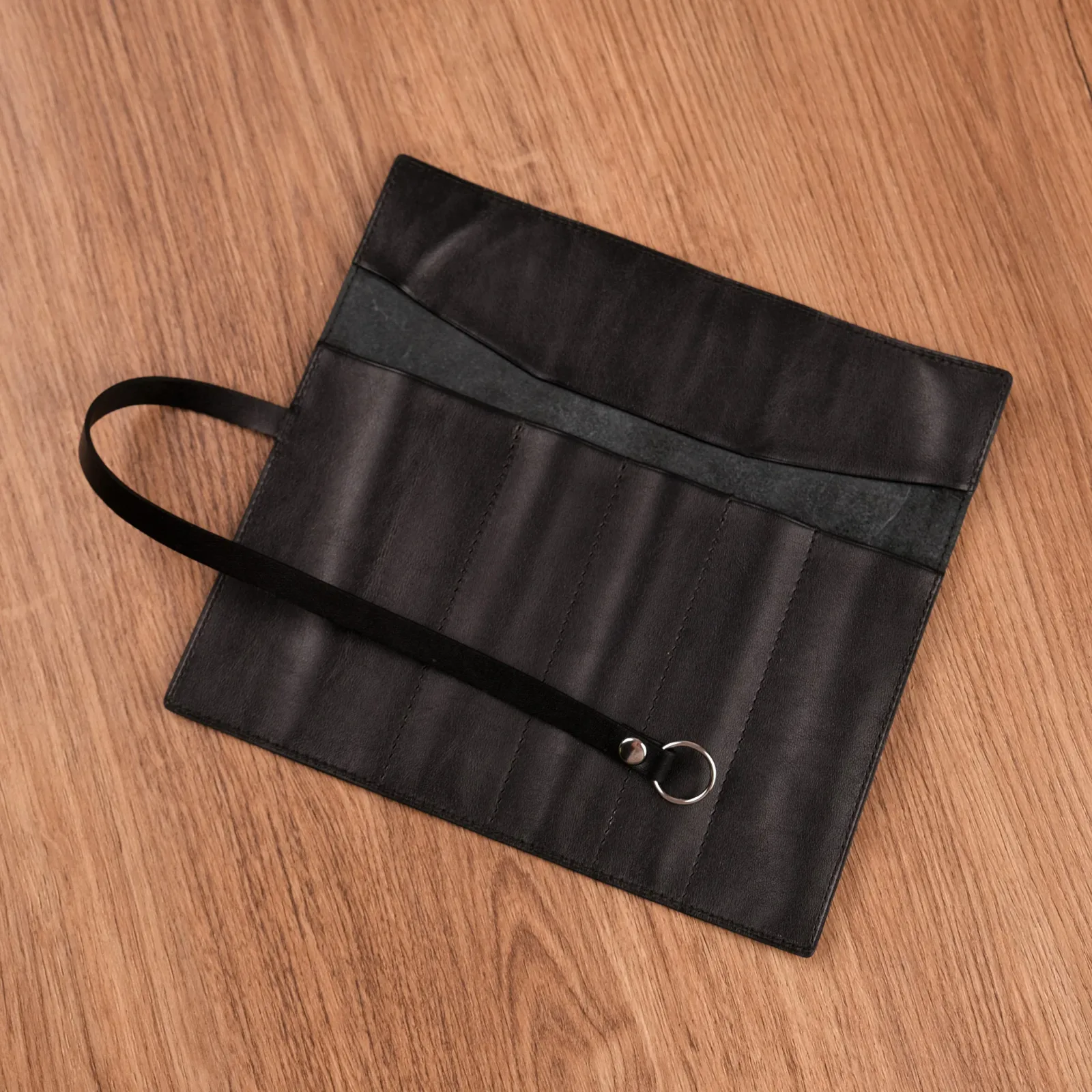 Ảnh Studio Bao đựng viết - KOI Leather