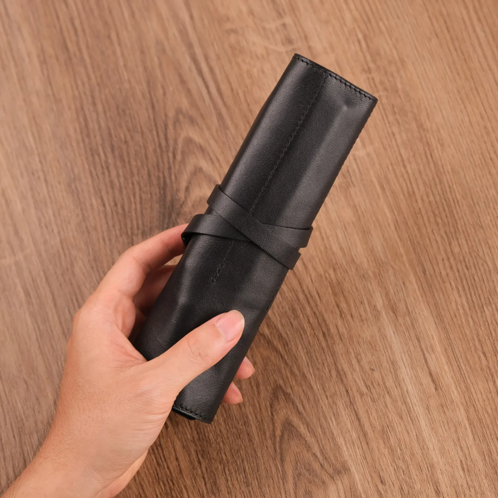 Ảnh Studio Bao đựng viết - KOI Leather